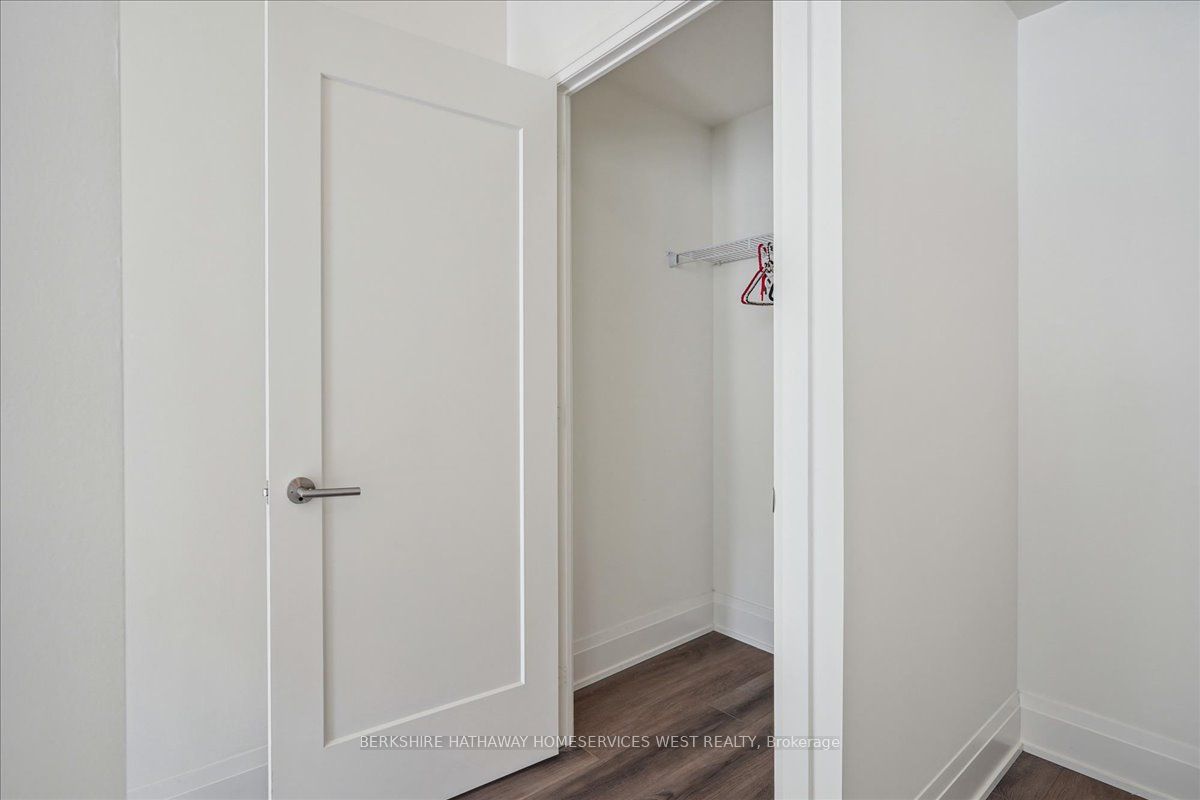 509 Dundas St W, #103
