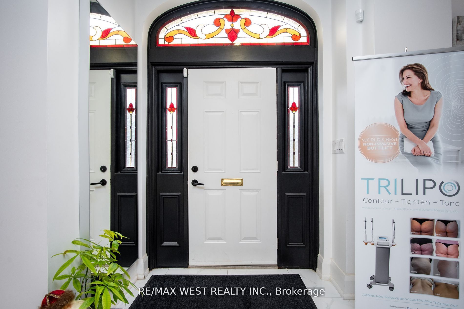 62 Queen St S