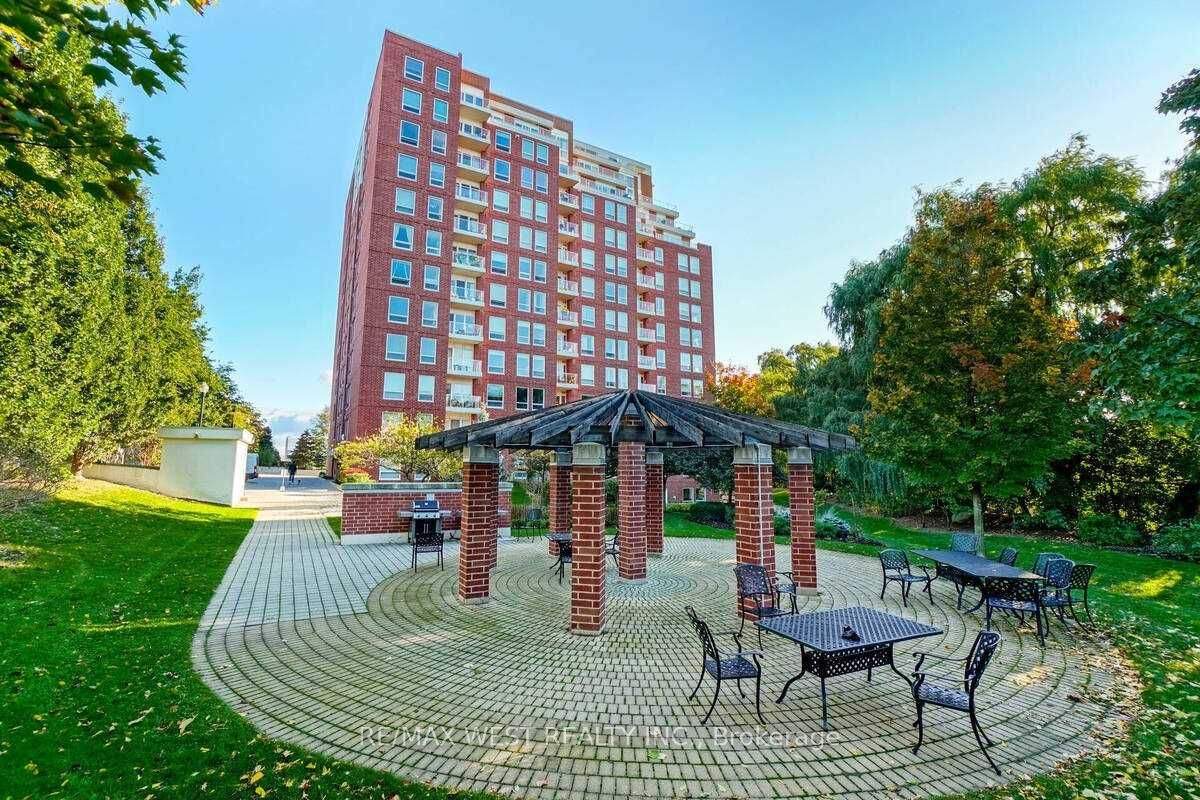 40 Old Mill Road, #304