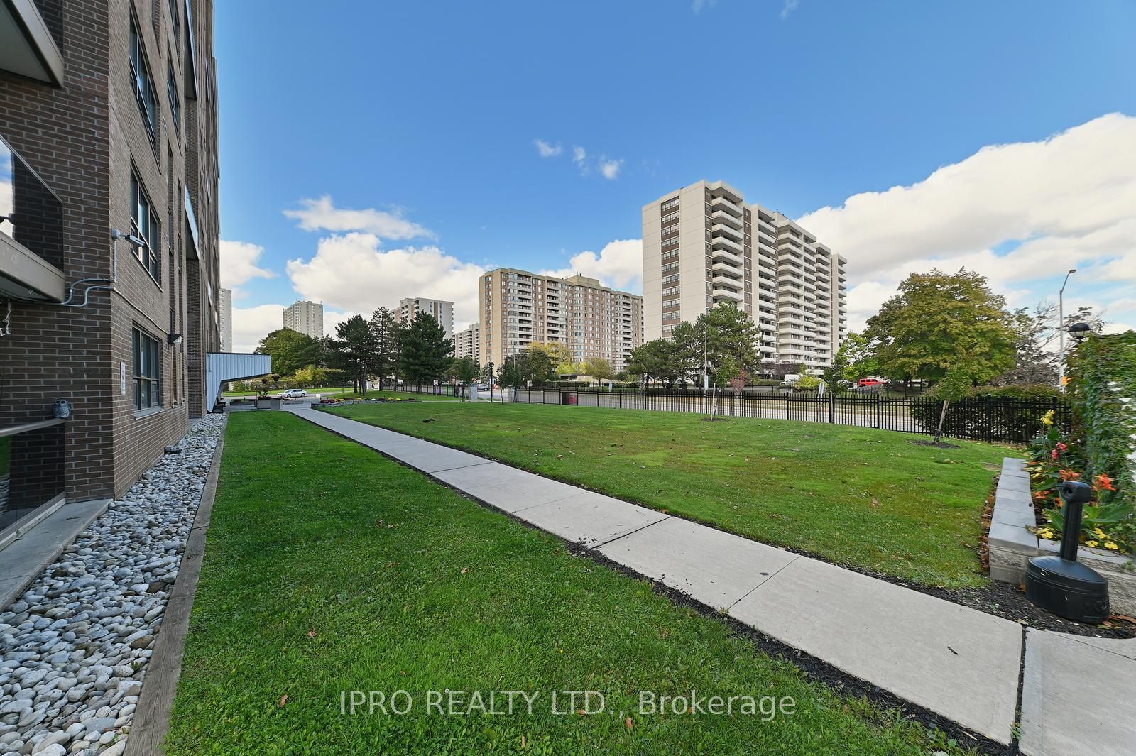 4 Lisa Street, #511
