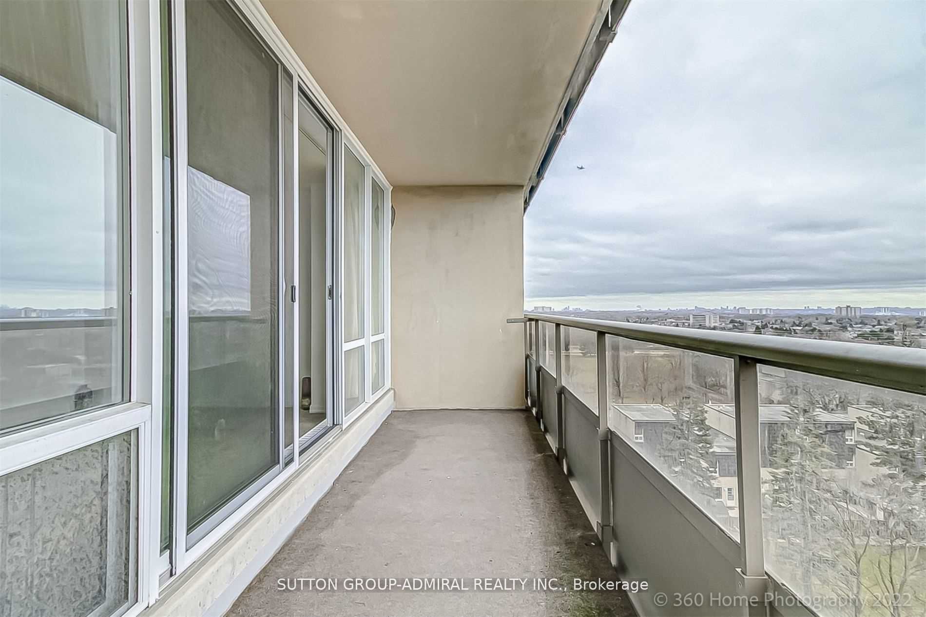 25 Four Winds Dr, #902