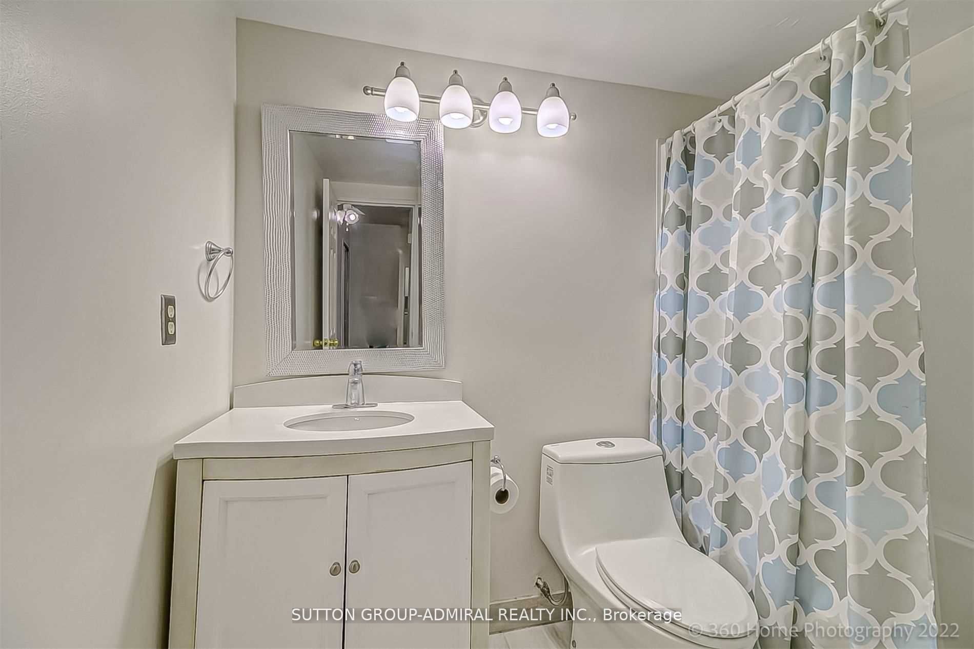 25 Four Winds Dr, #902