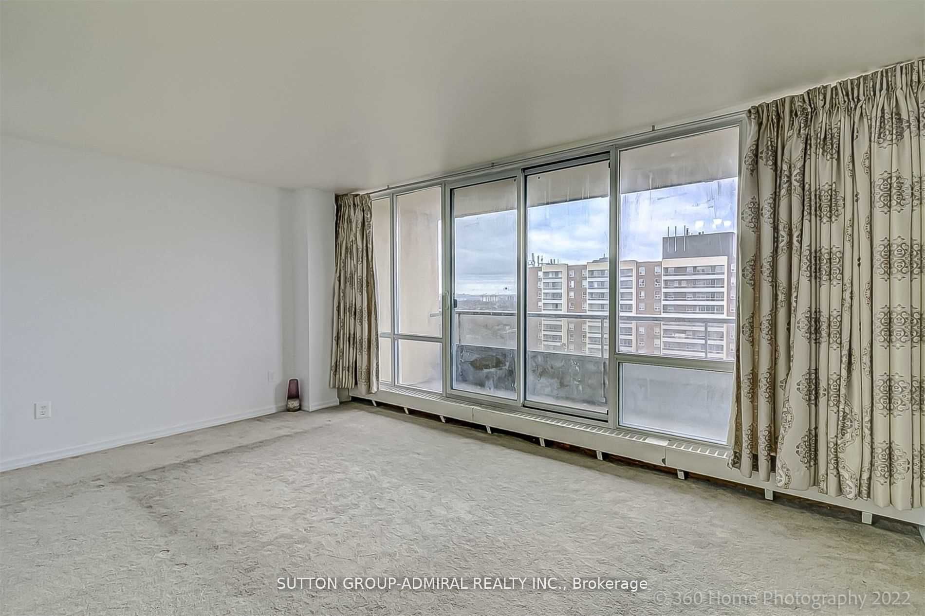 25 Four Winds Dr, #902