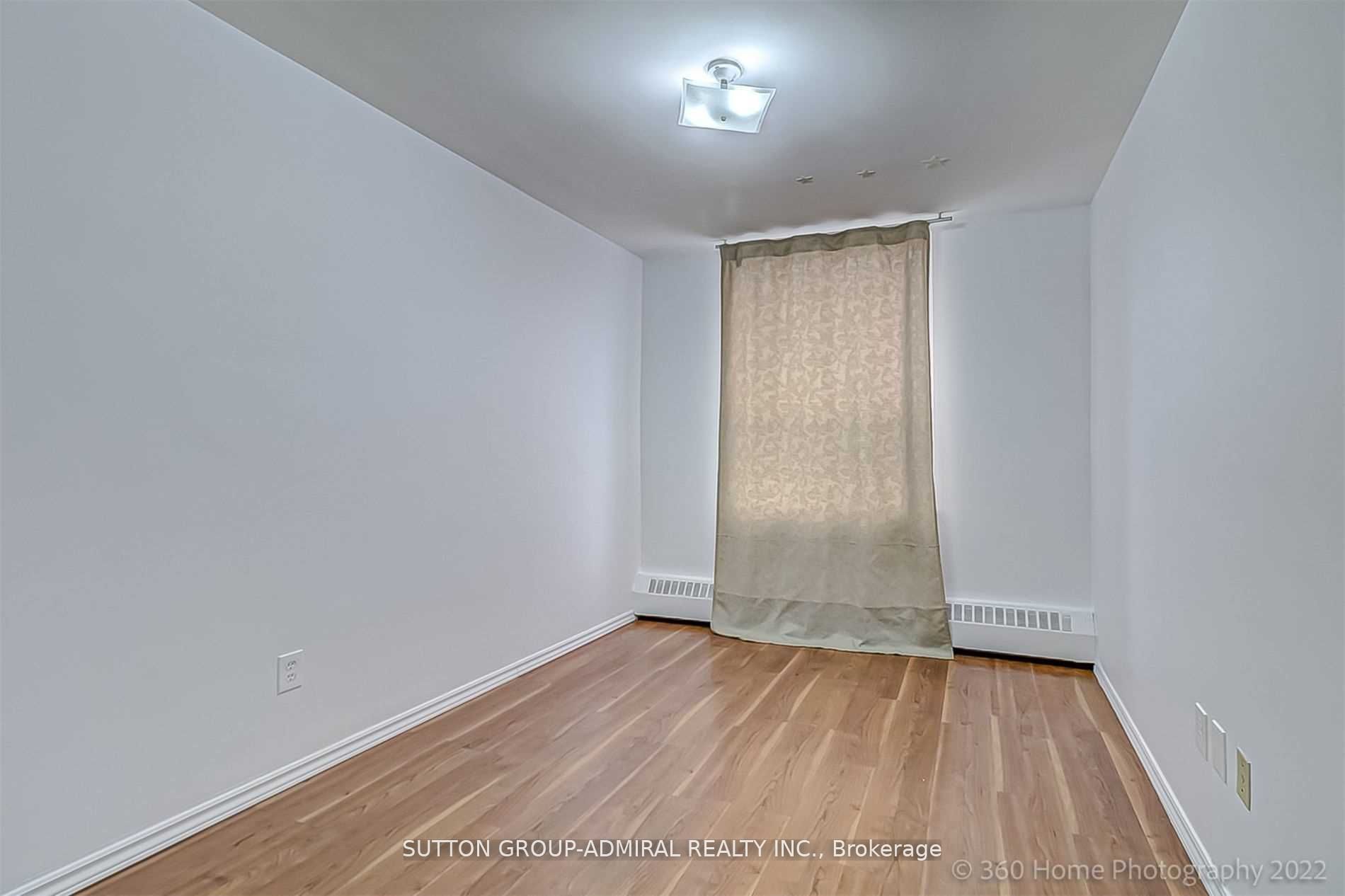 25 Four Winds Dr, #902