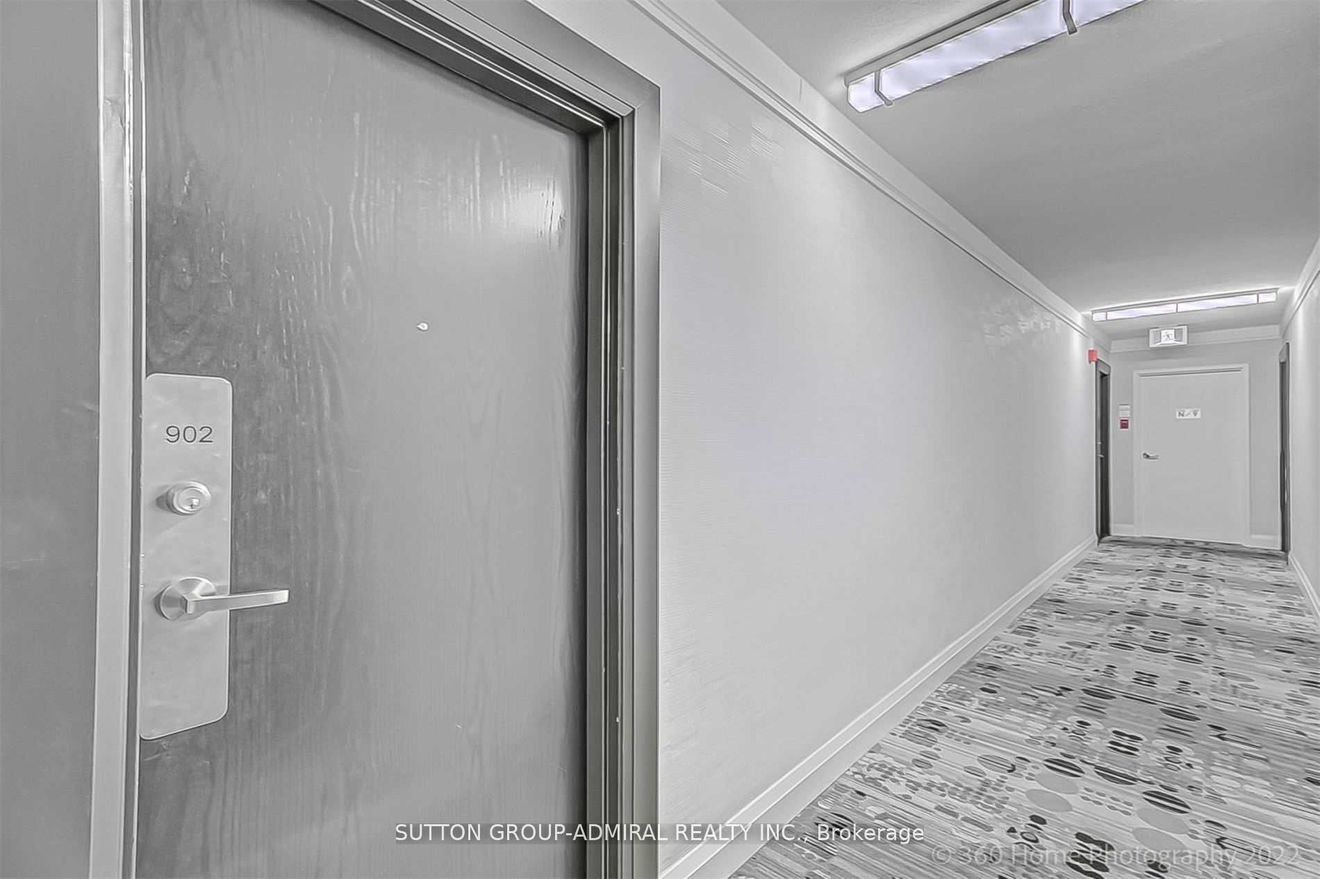25 Four Winds Dr, #902