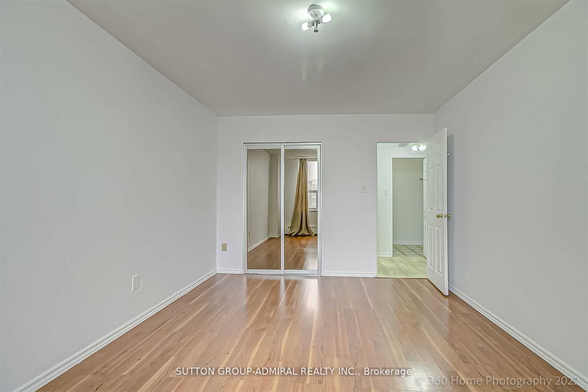 25 Four Winds Dr, #902