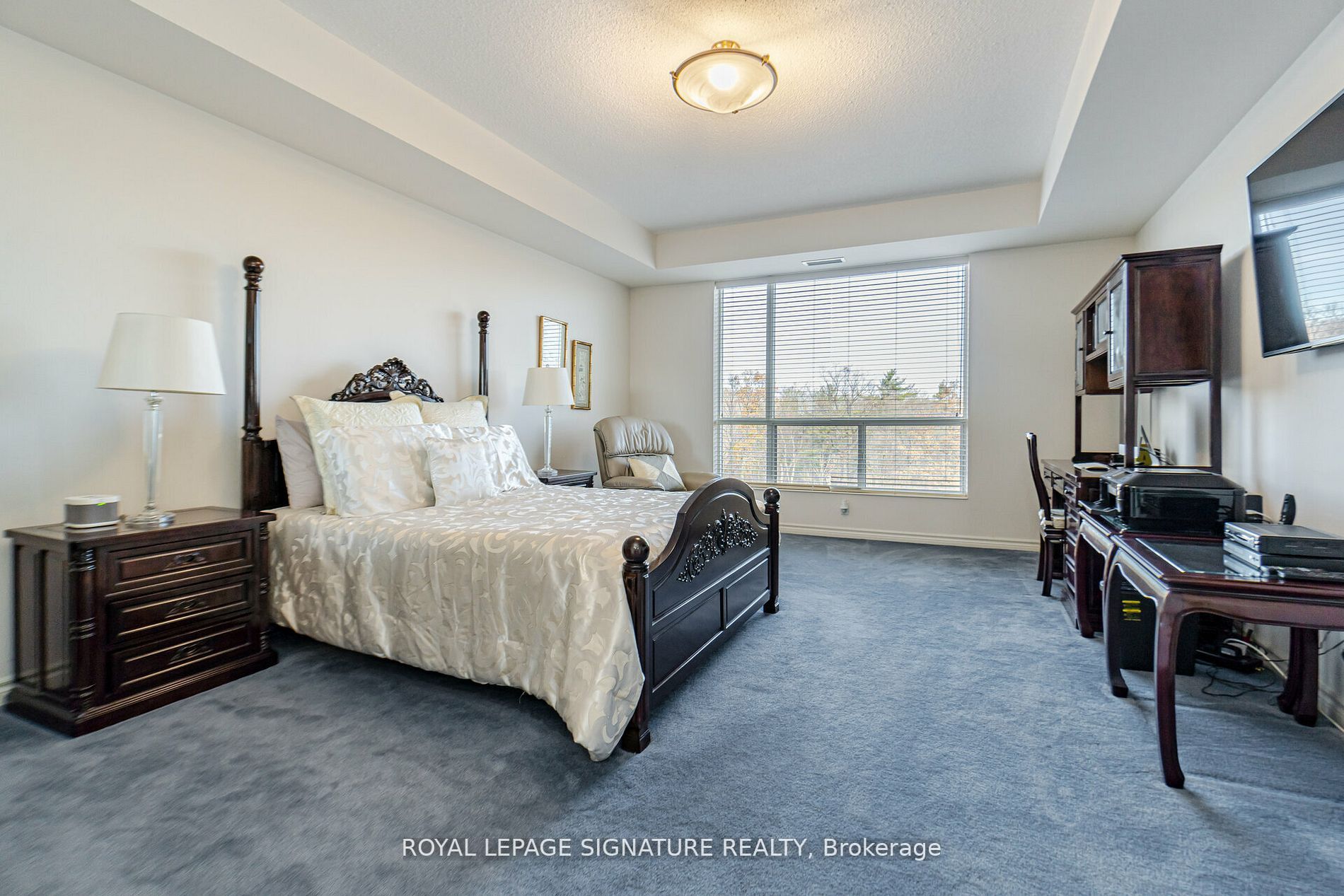 1900 The Collegeway S, #601