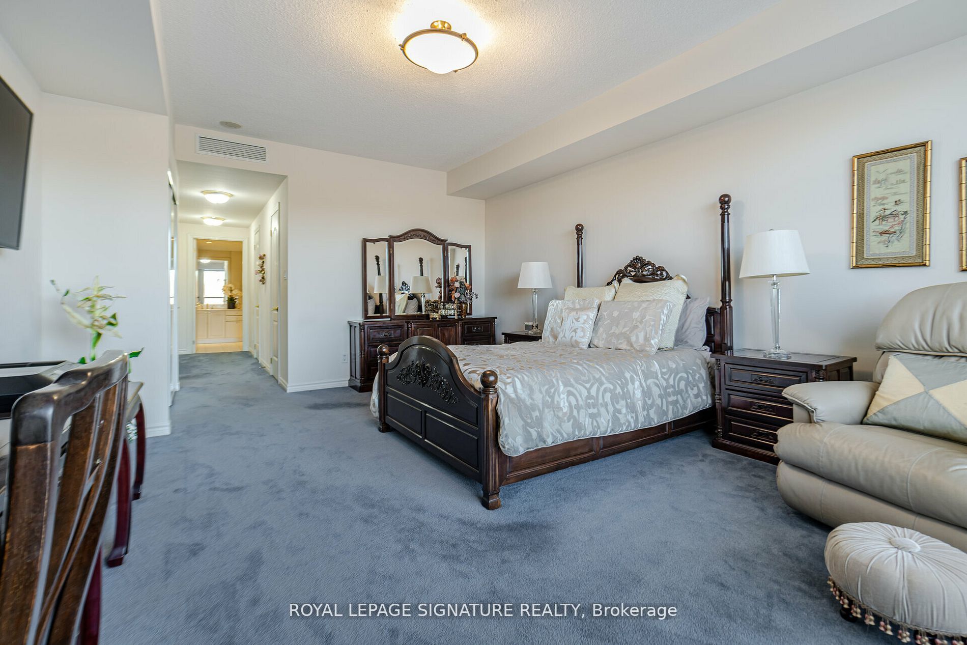 1900 The Collegeway S, #601