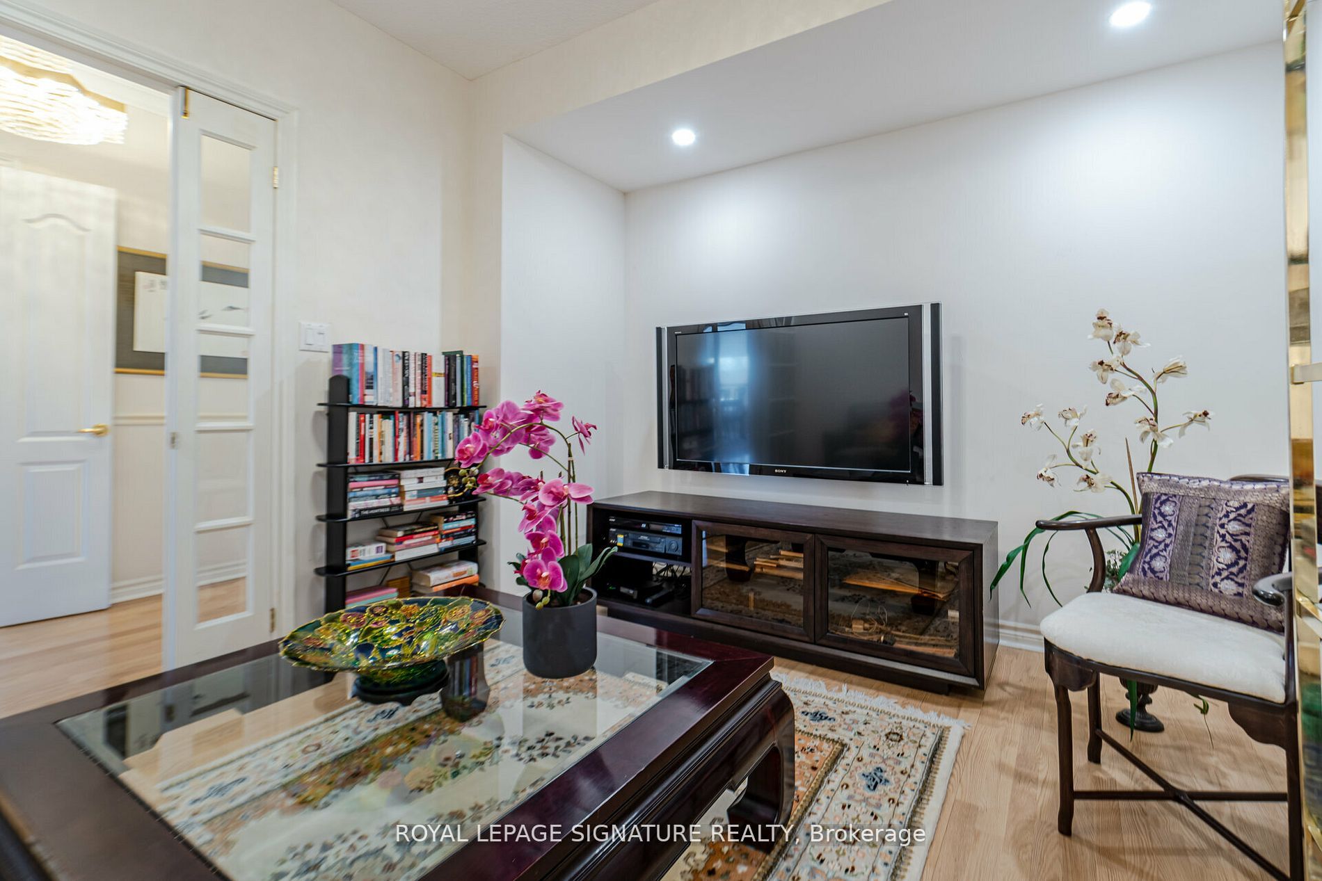 1900 The Collegeway S, #601