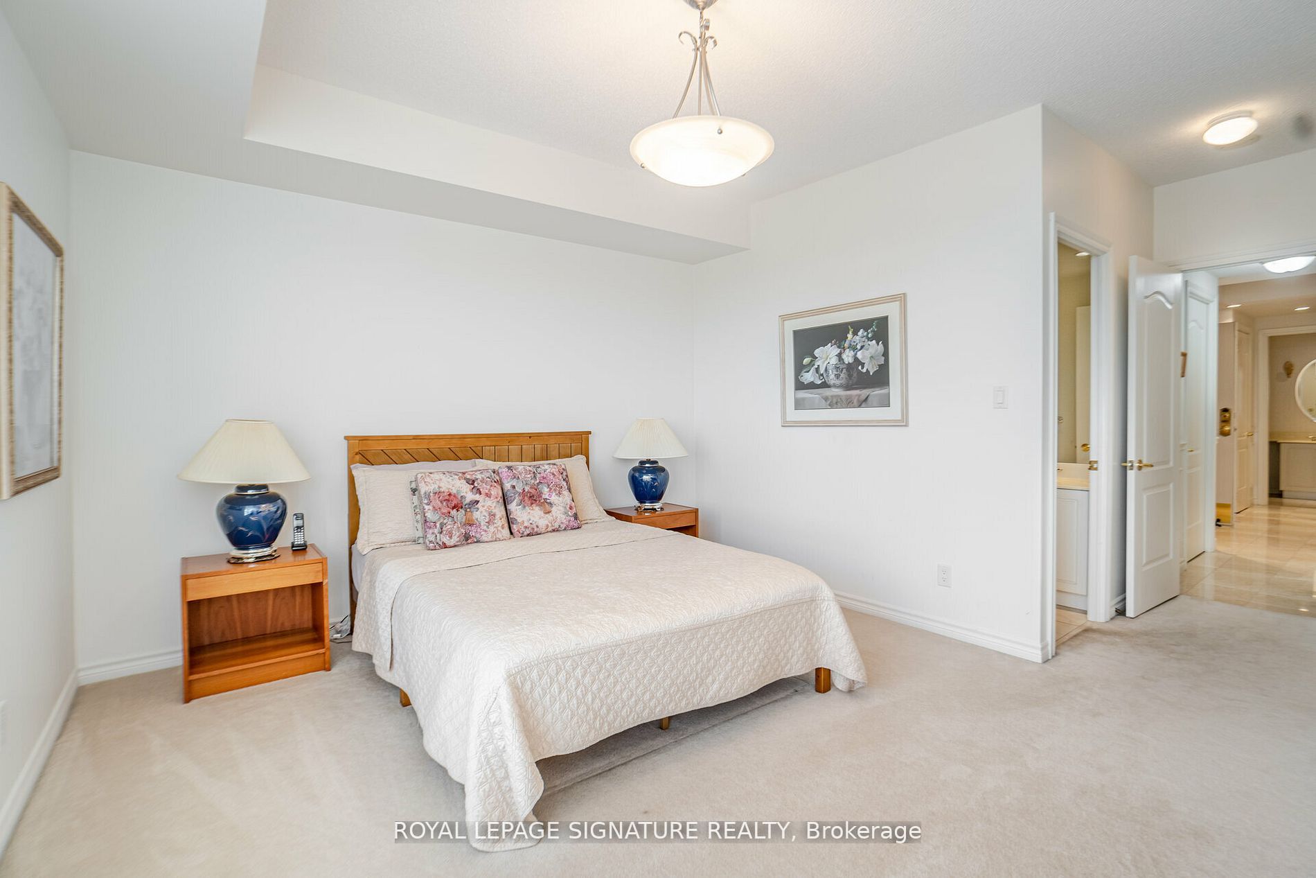 1900 The Collegeway S, #601