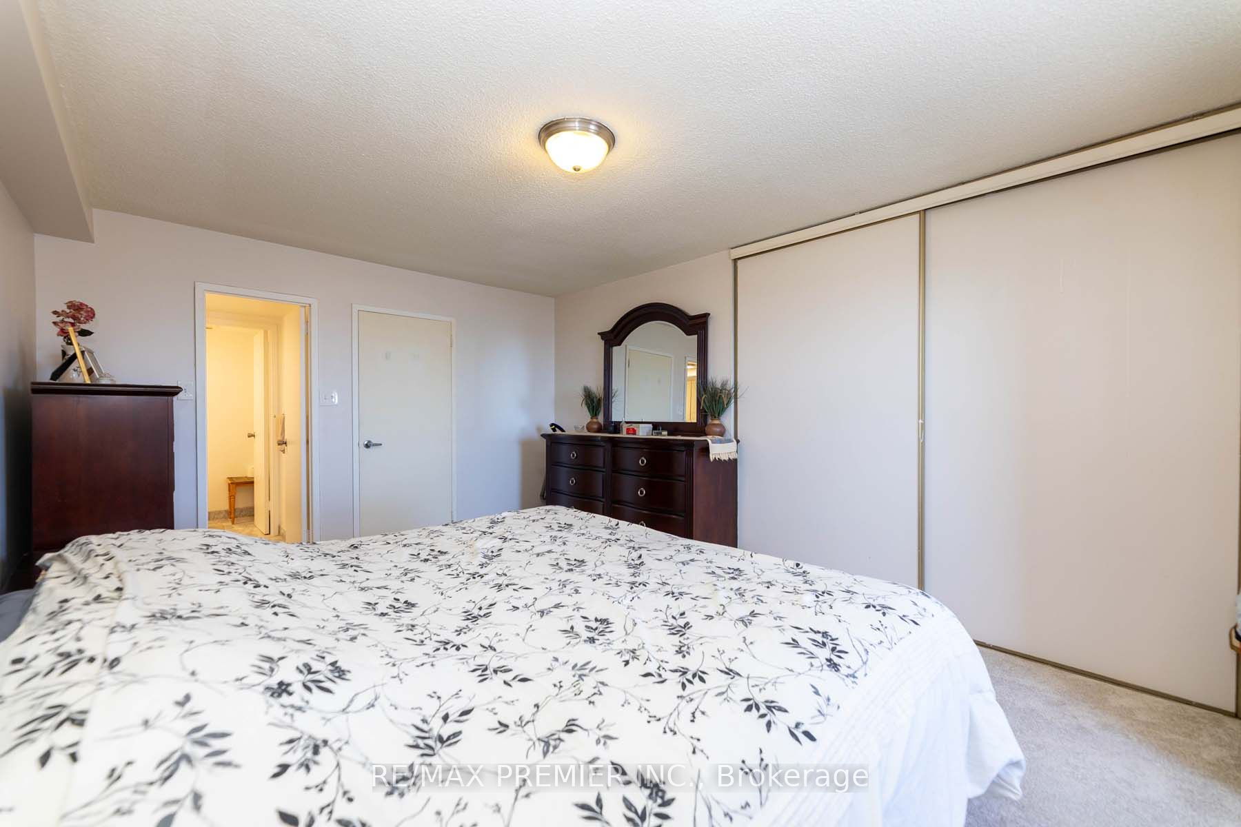 49 Silverstone Dr, #1108