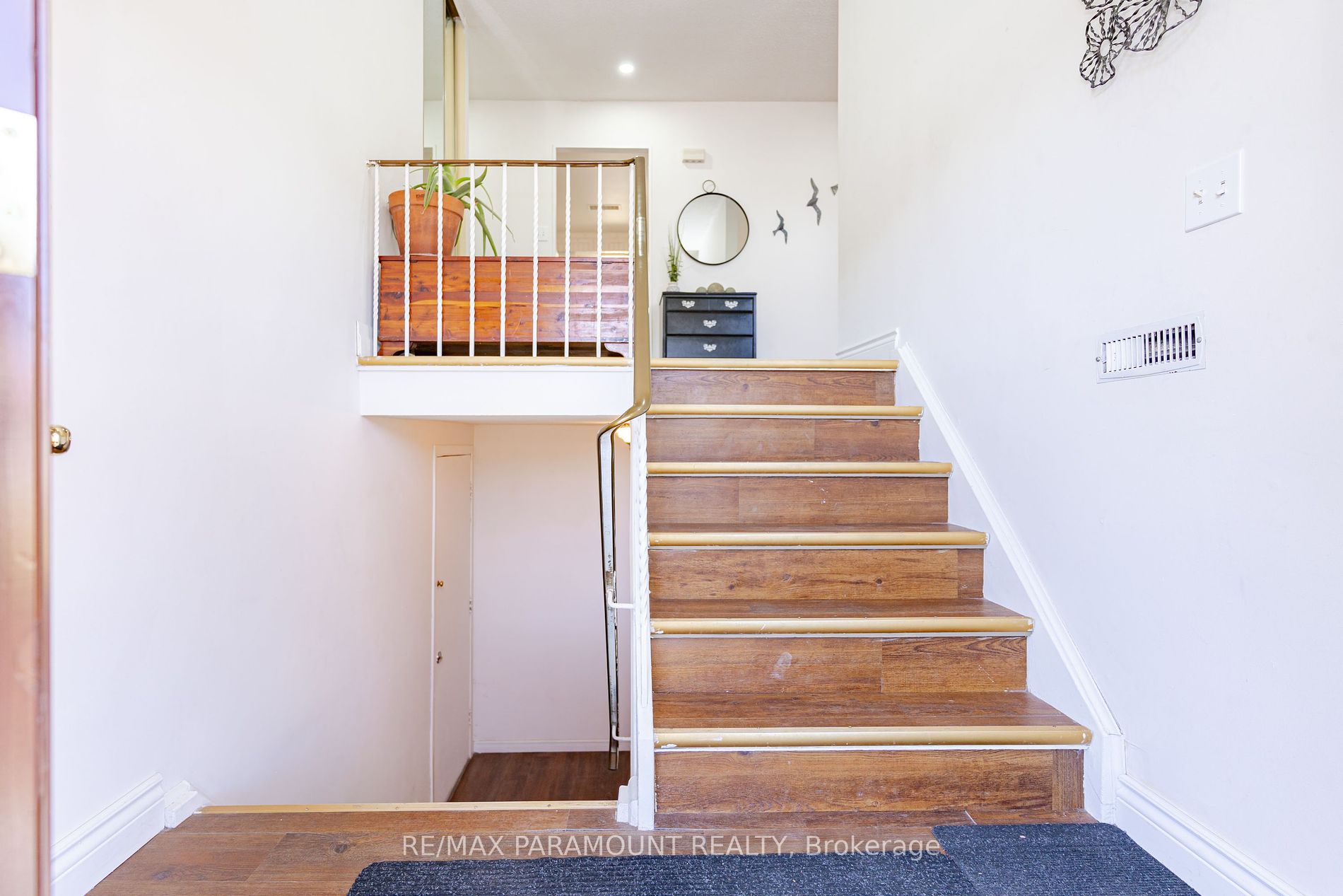219 Rutherford Road N