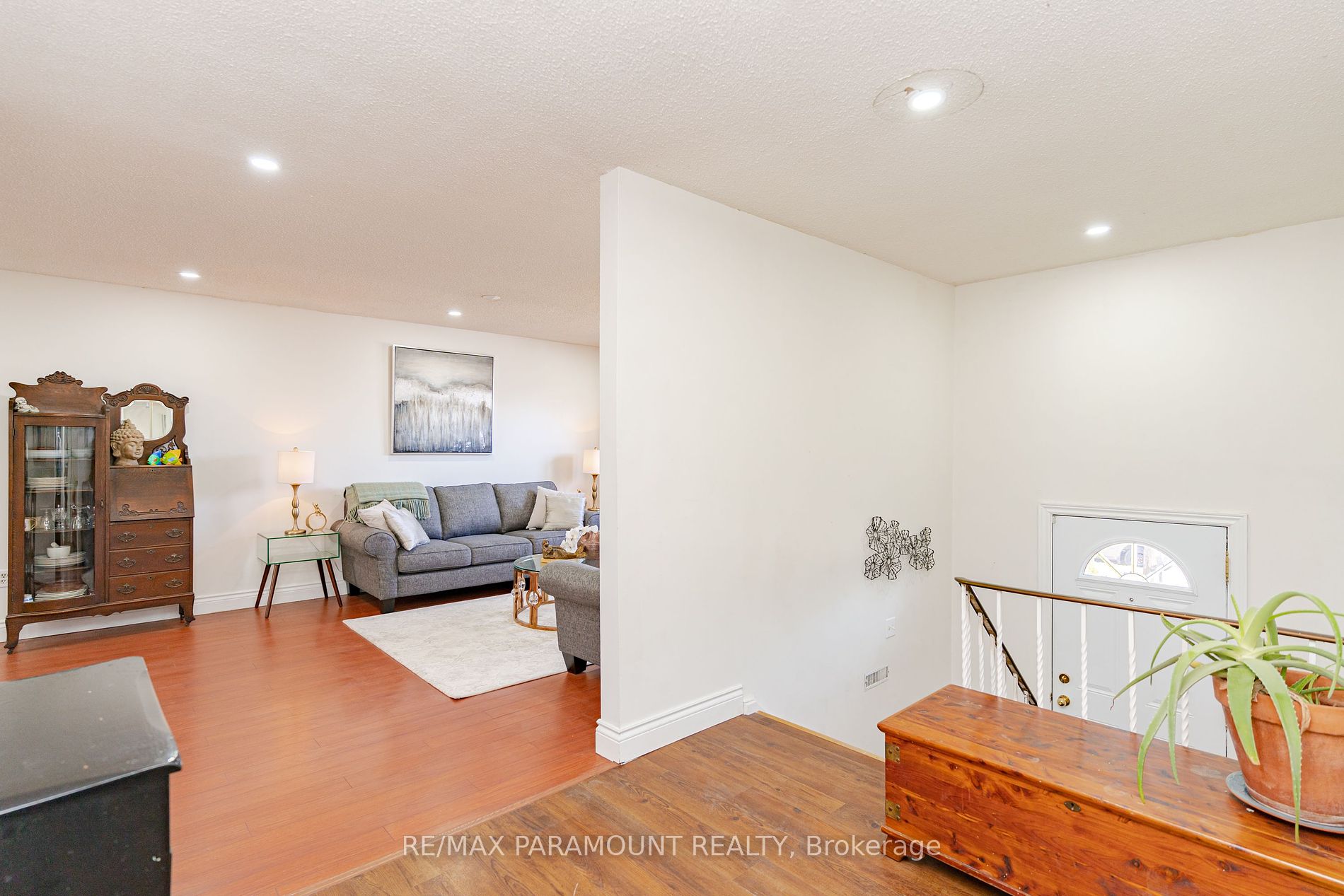 219 Rutherford Road N