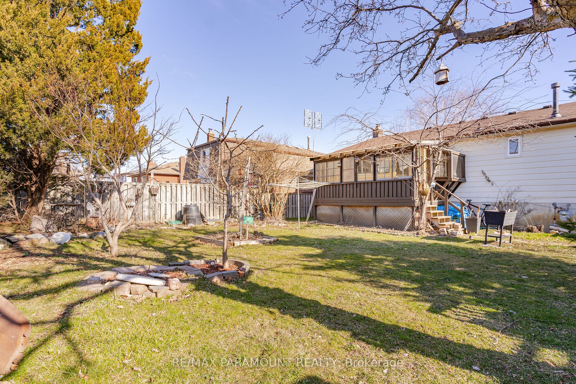 219 Rutherford Road N