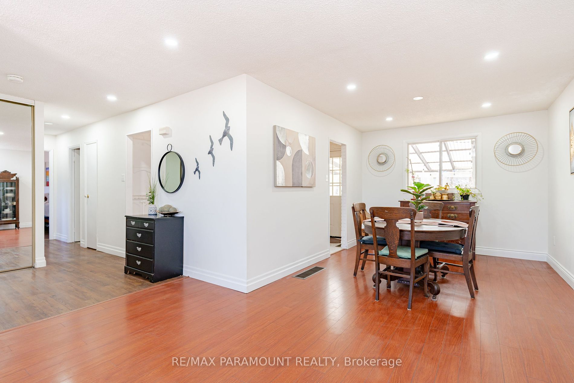 219 Rutherford Road N