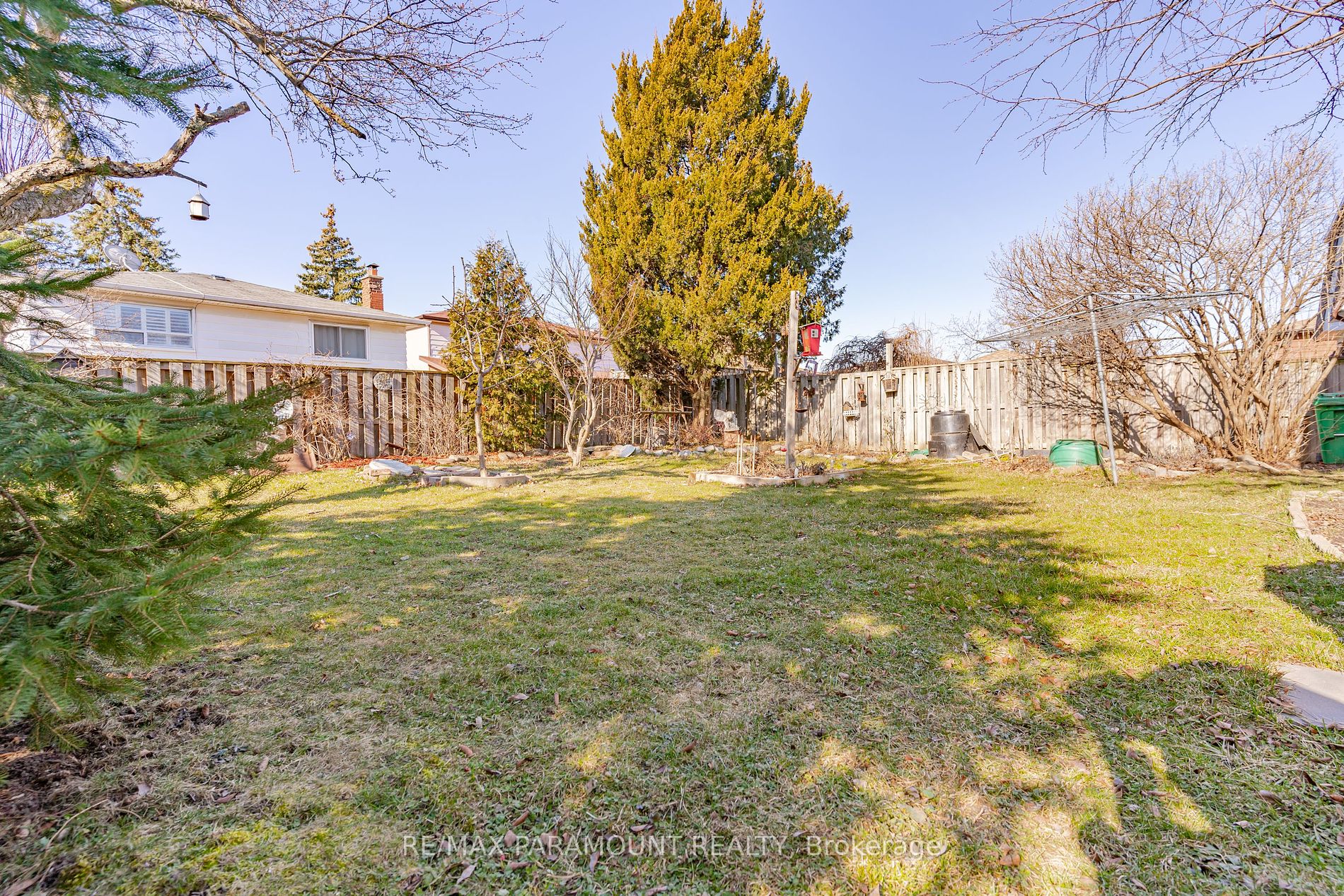 219 Rutherford Road N