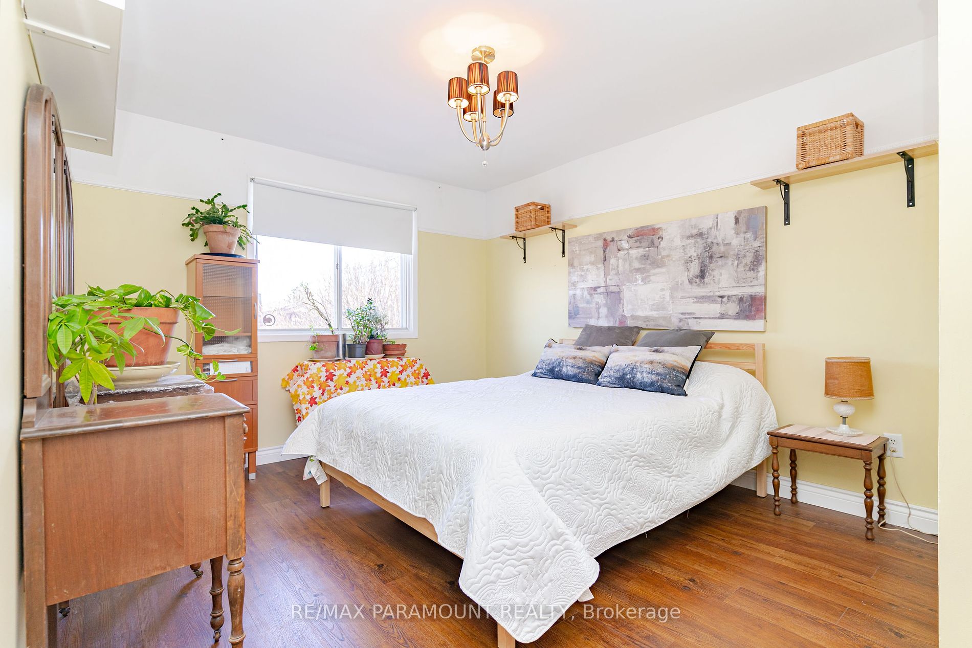 219 Rutherford Road N