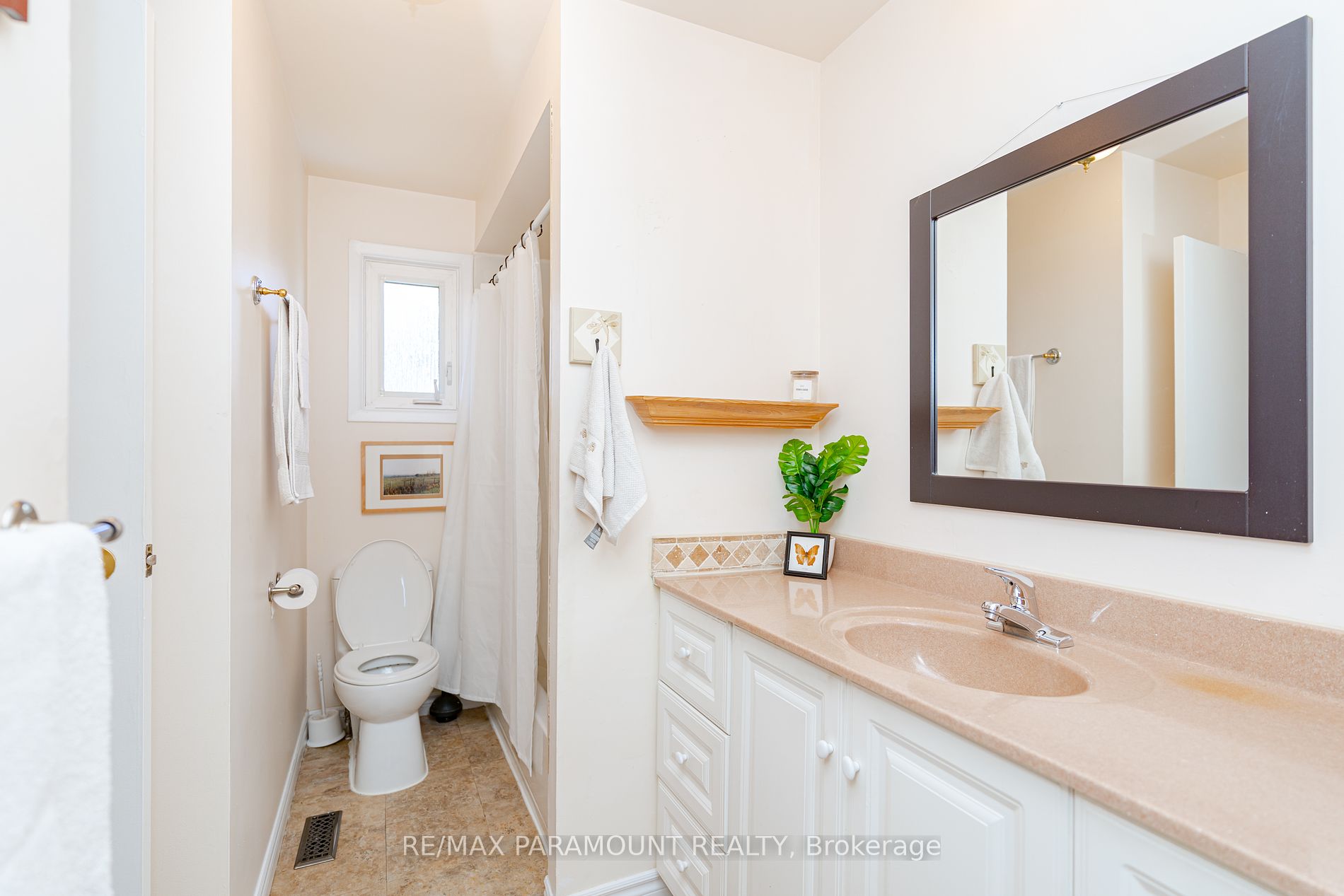 219 Rutherford Road N