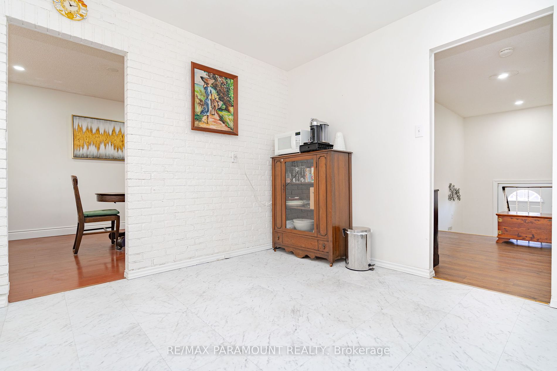219 Rutherford Road N