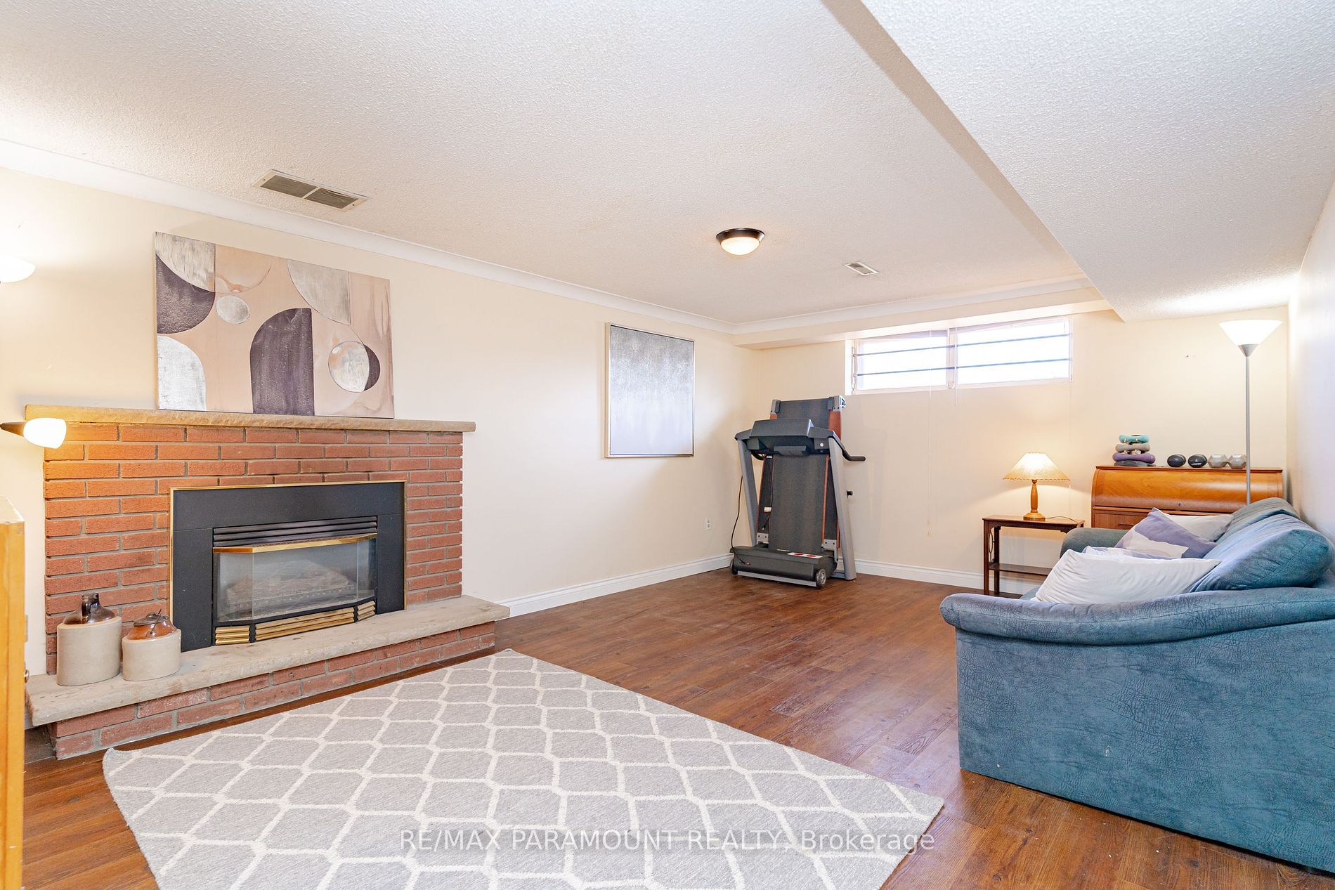 219 Rutherford Road N