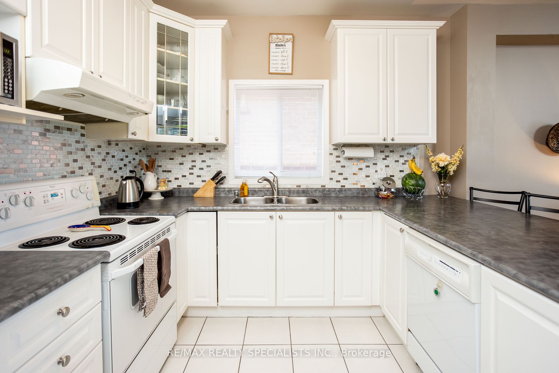 34 Collingwood Ave