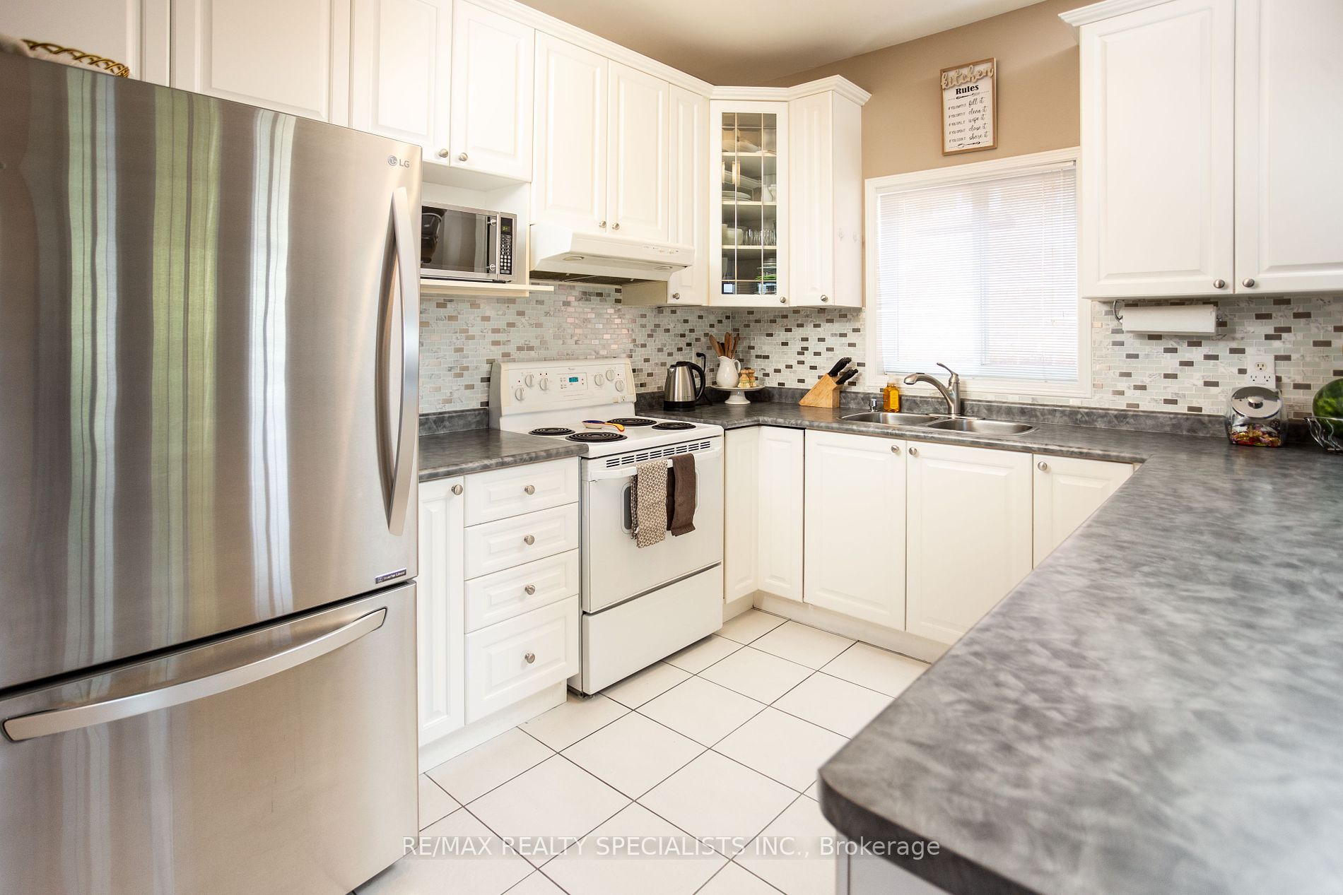 34 Collingwood Ave