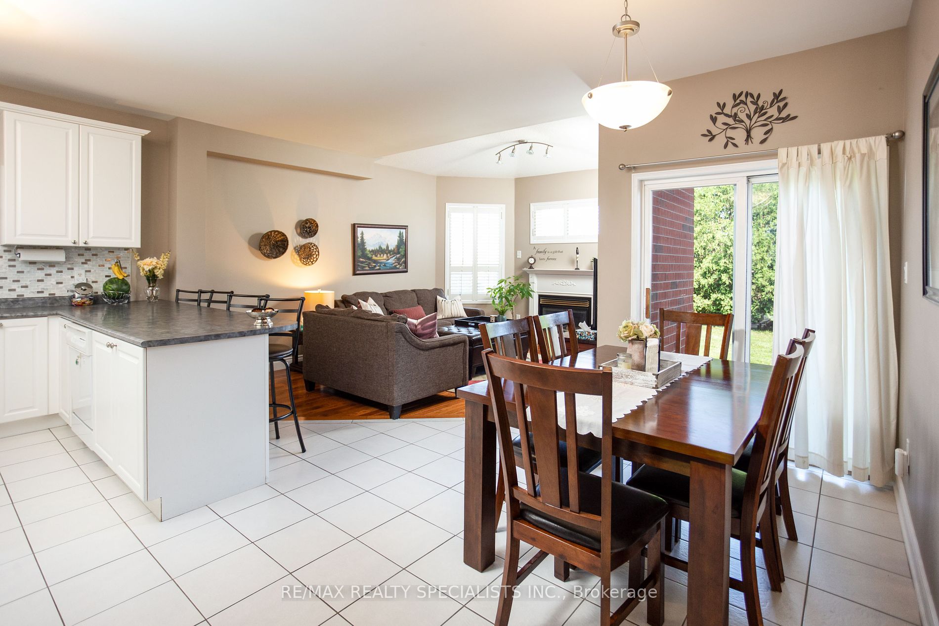 34 Collingwood Ave