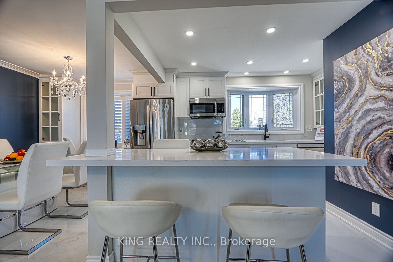 401 Dorchester Cres