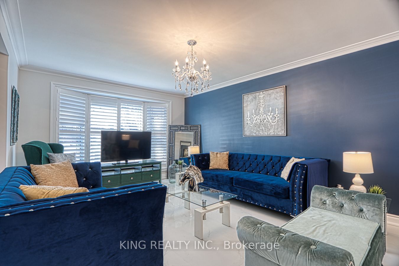401 Dorchester Cres