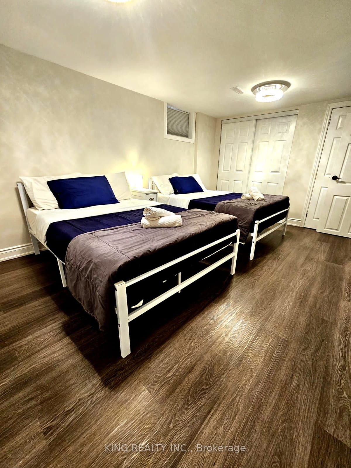 401 Dorchester Cres