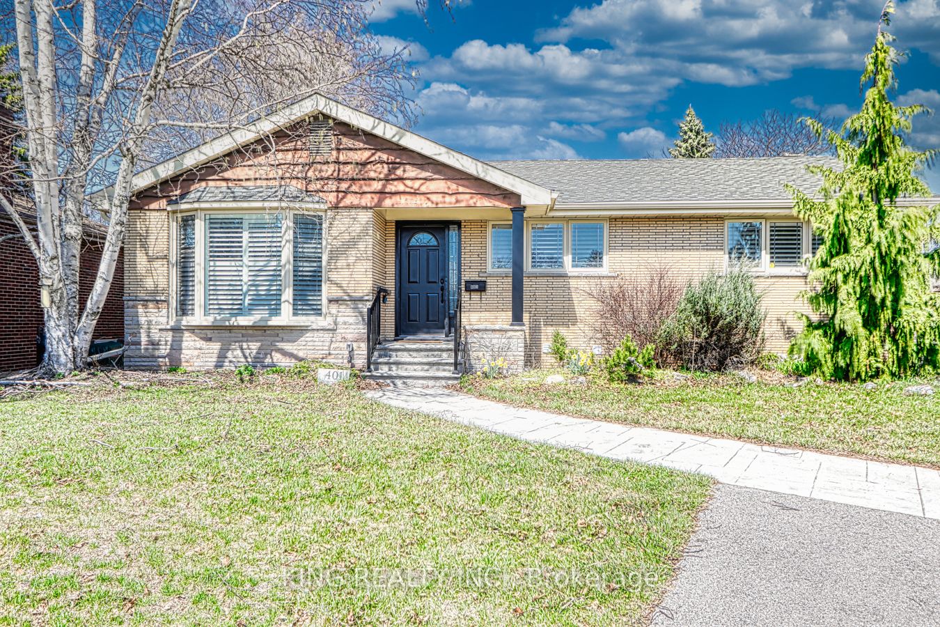 401 Dorchester Cres