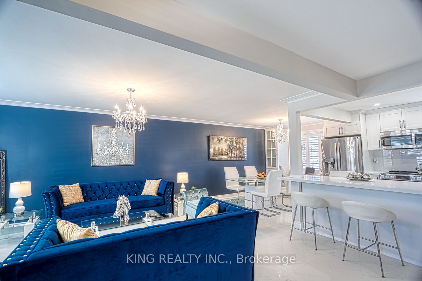 401 Dorchester Cres