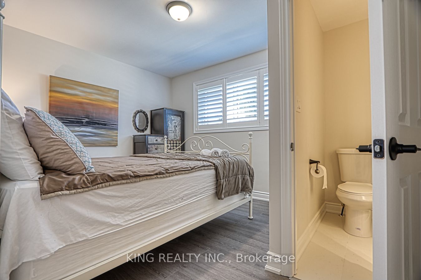 401 Dorchester Cres