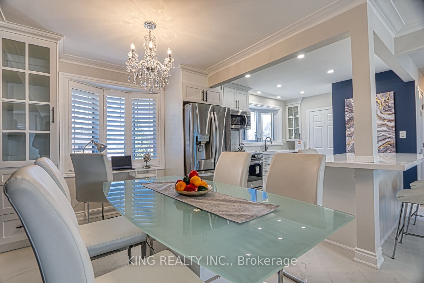 401 Dorchester Cres