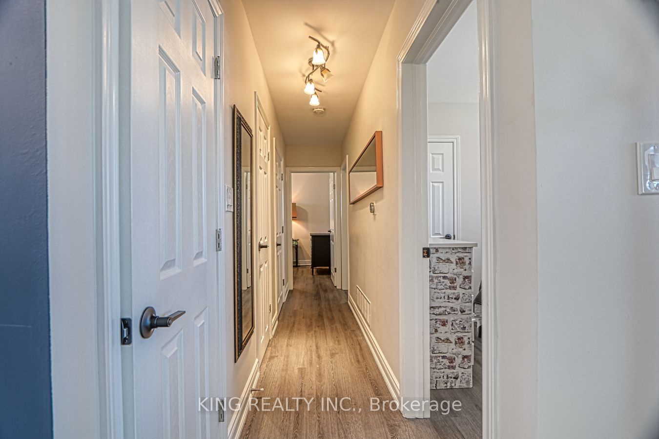 401 Dorchester Cres