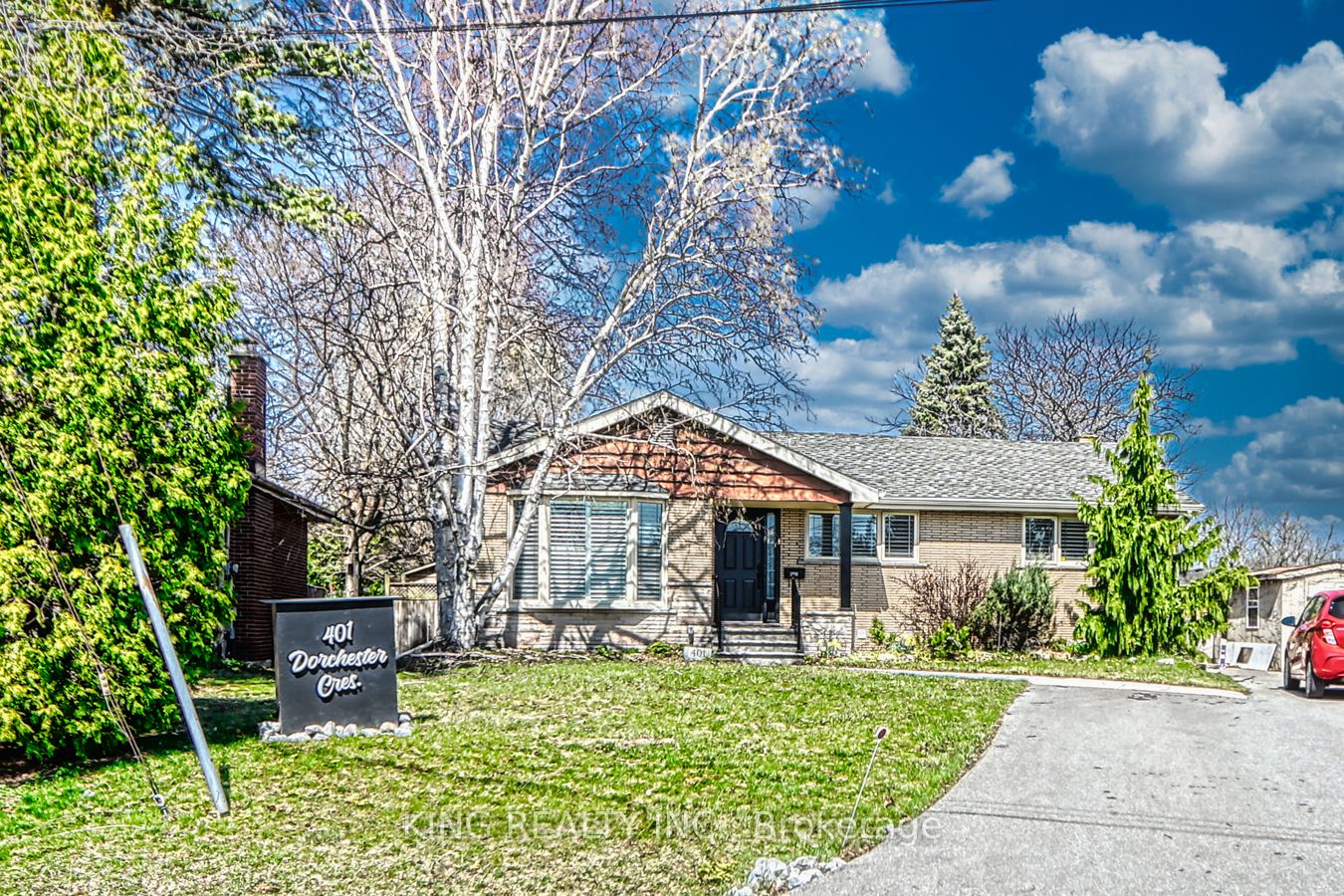 401 Dorchester Cres