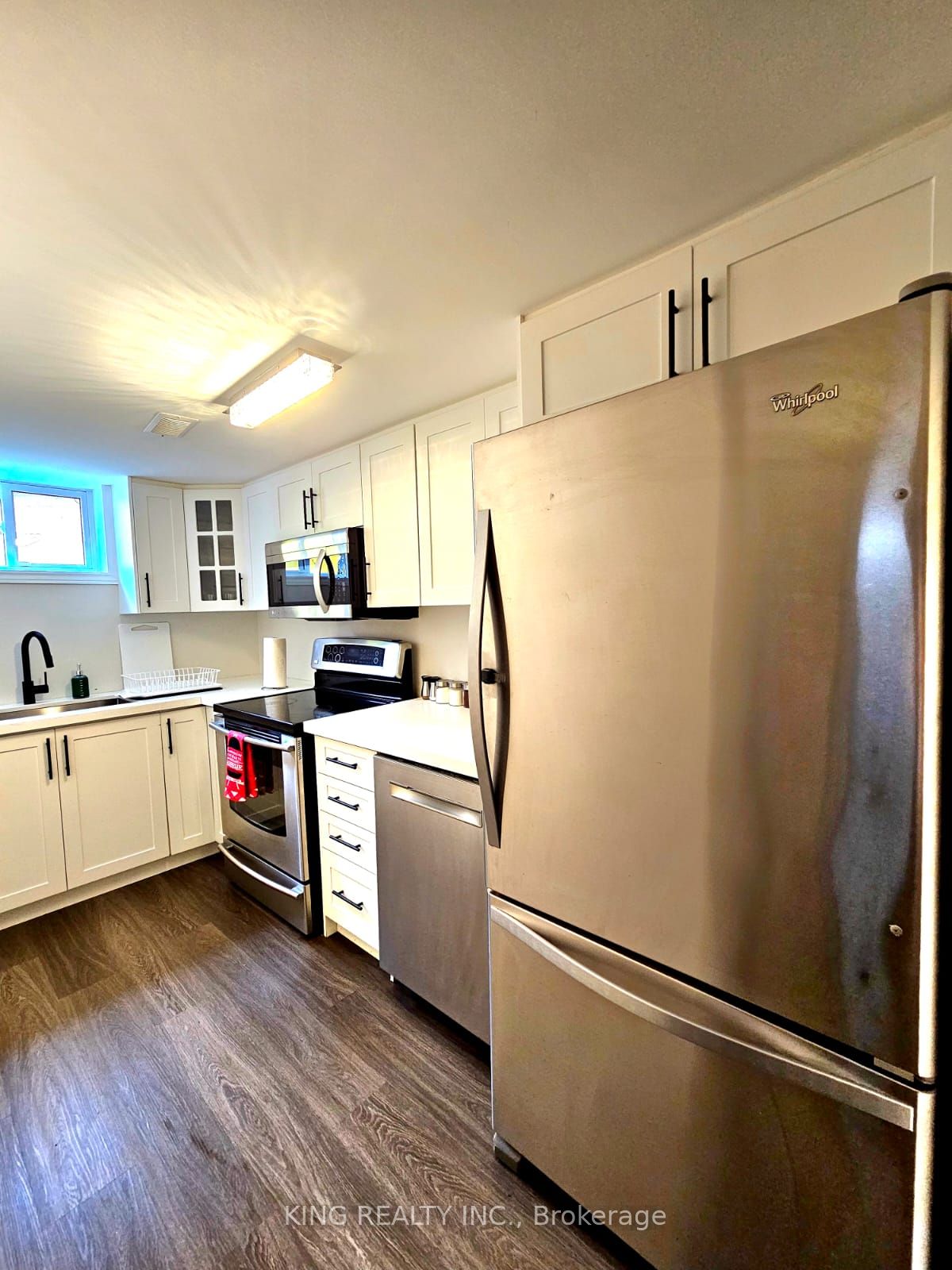401 Dorchester Cres