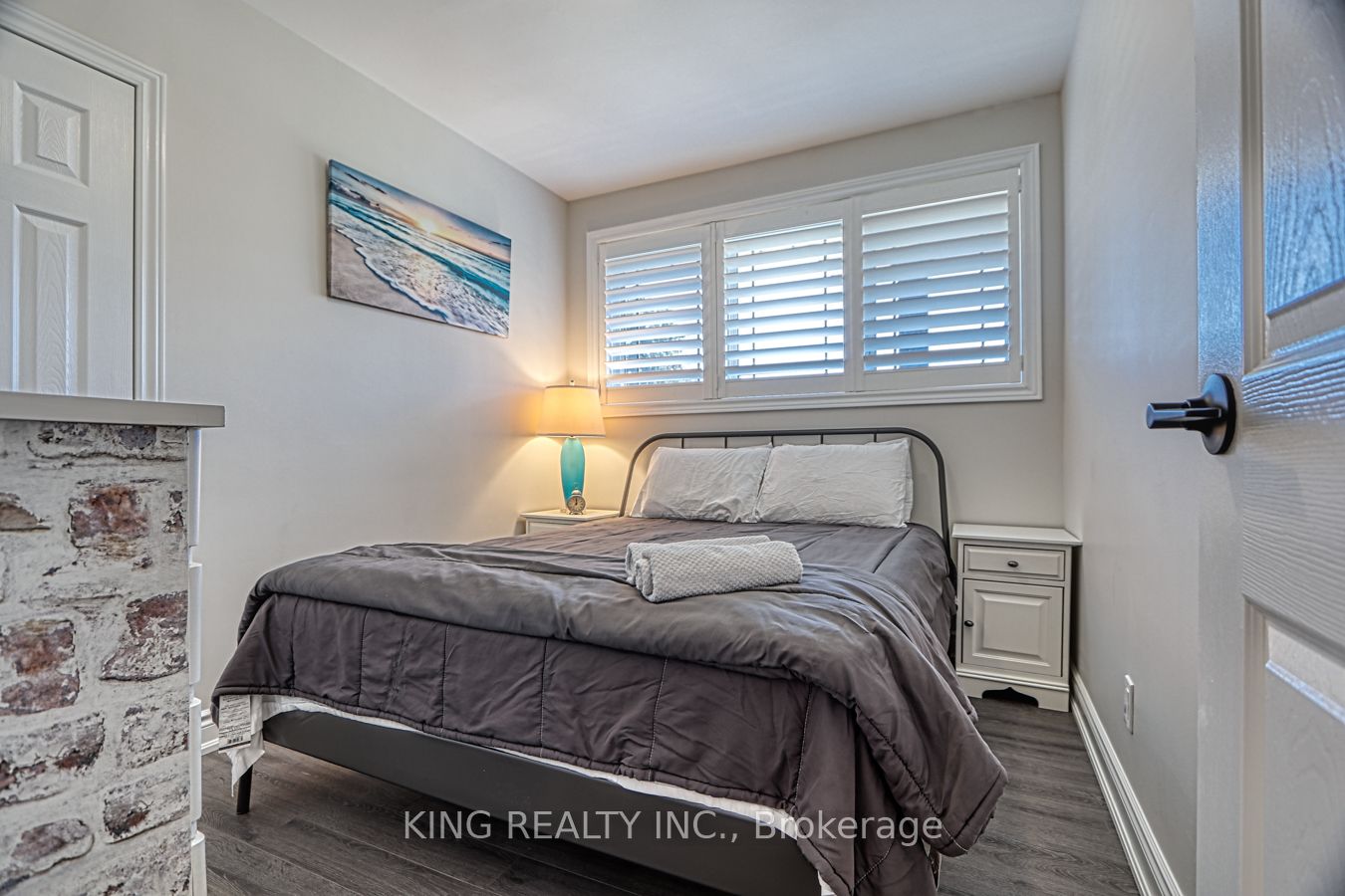 401 Dorchester Cres