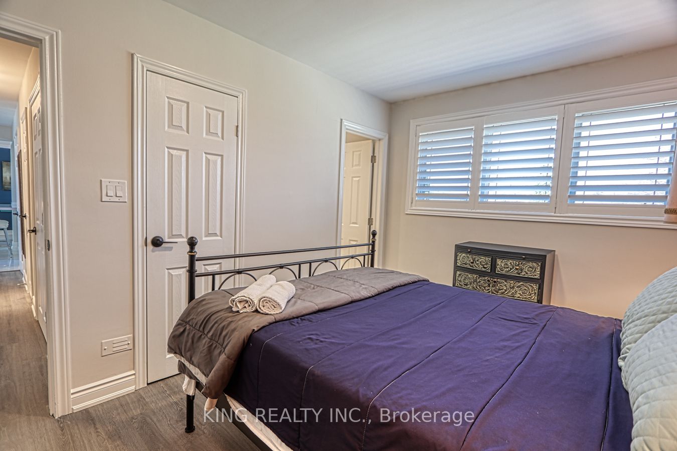 401 Dorchester Cres