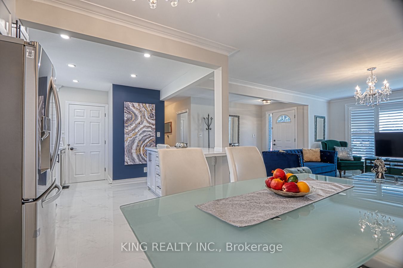 401 Dorchester Cres