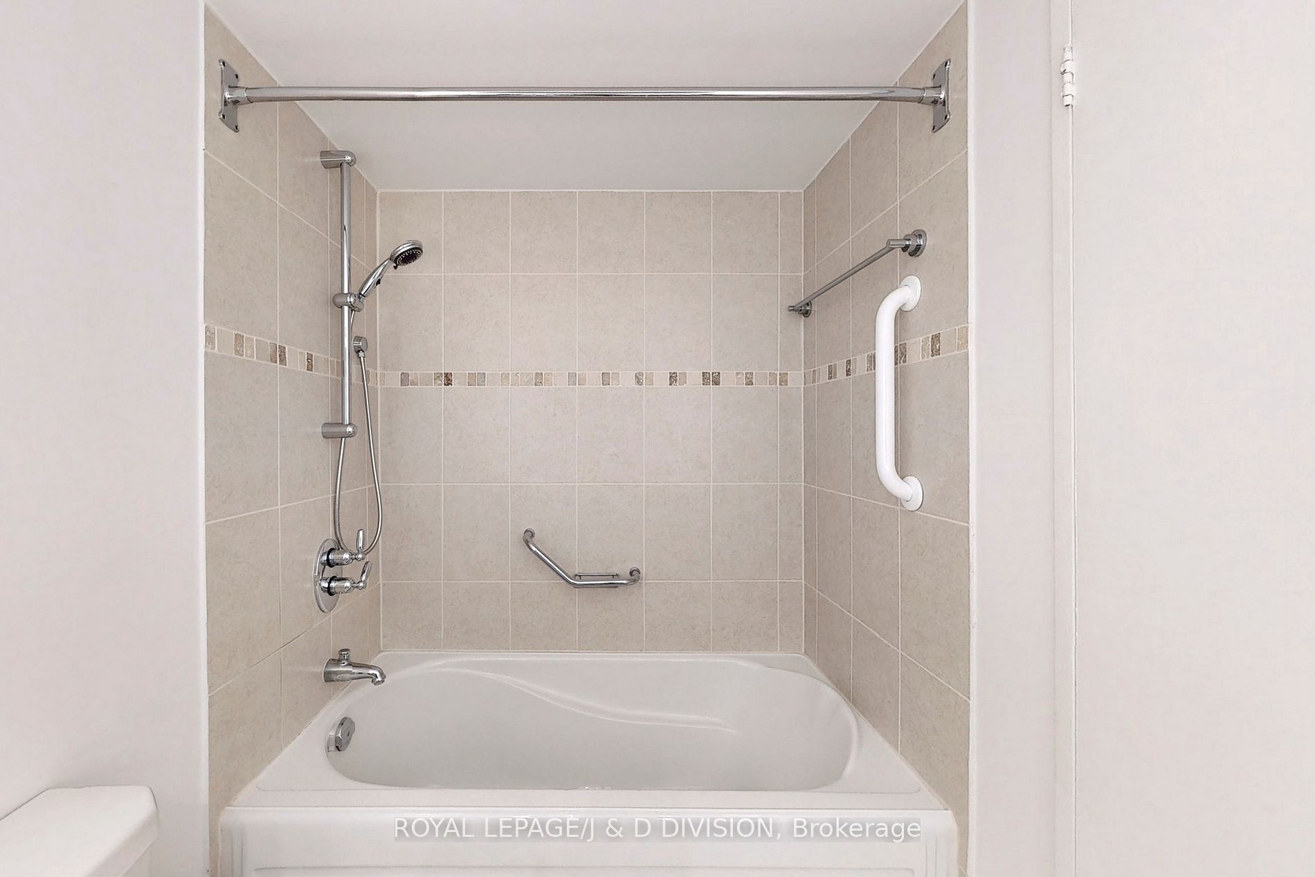 3650 Kaneff Crescent, #1503