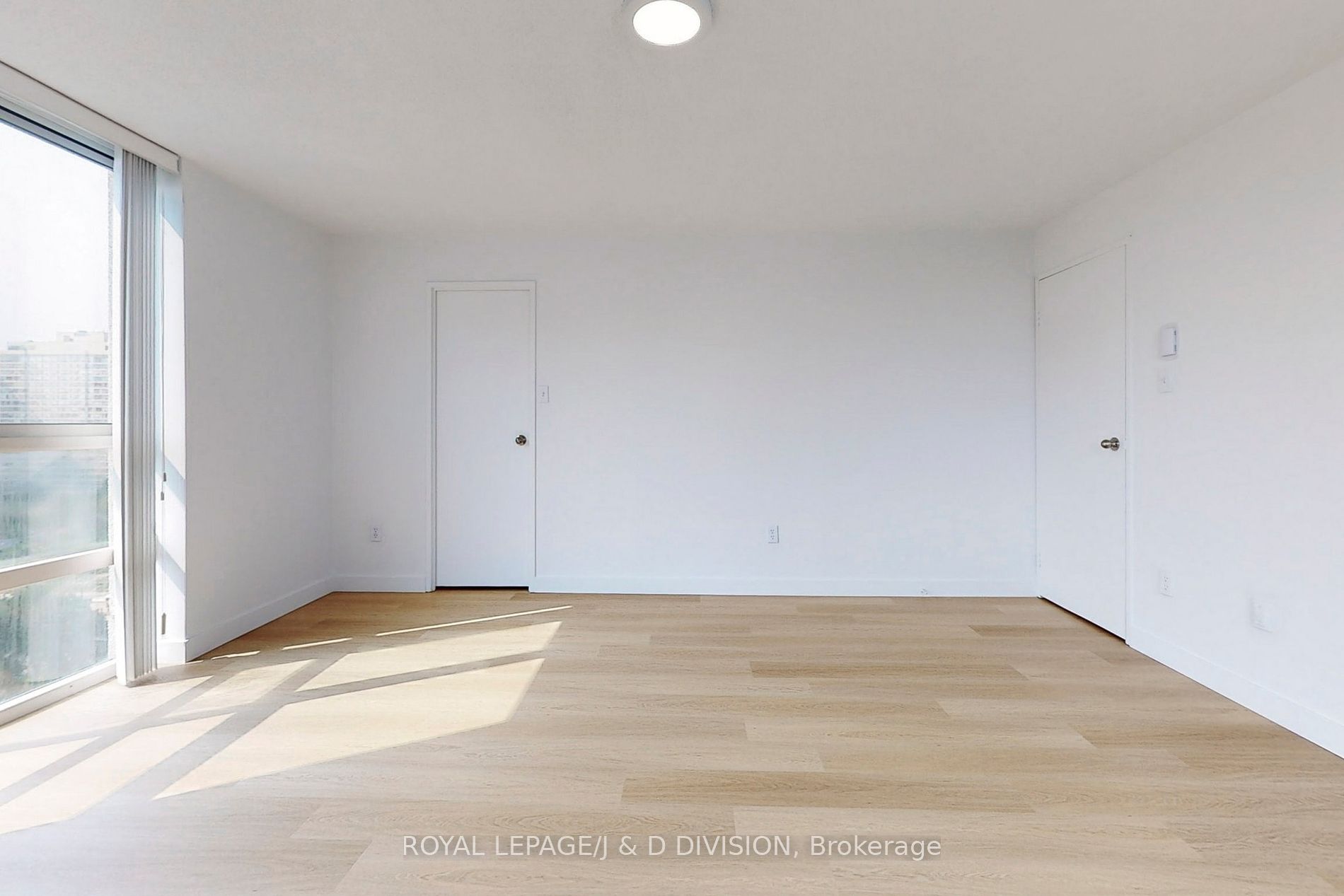 3650 Kaneff Crescent, #1503