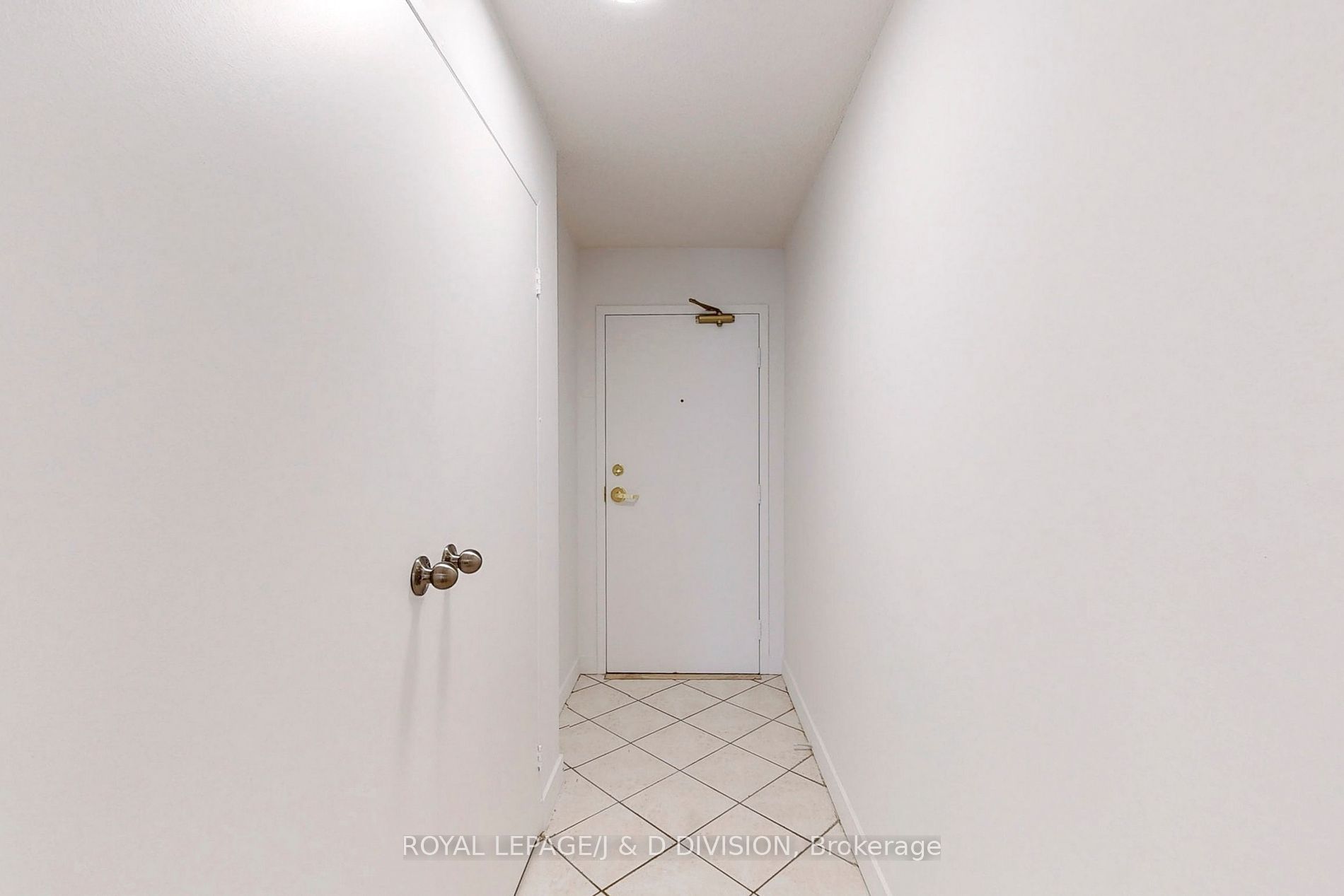3650 Kaneff Crescent, #1503