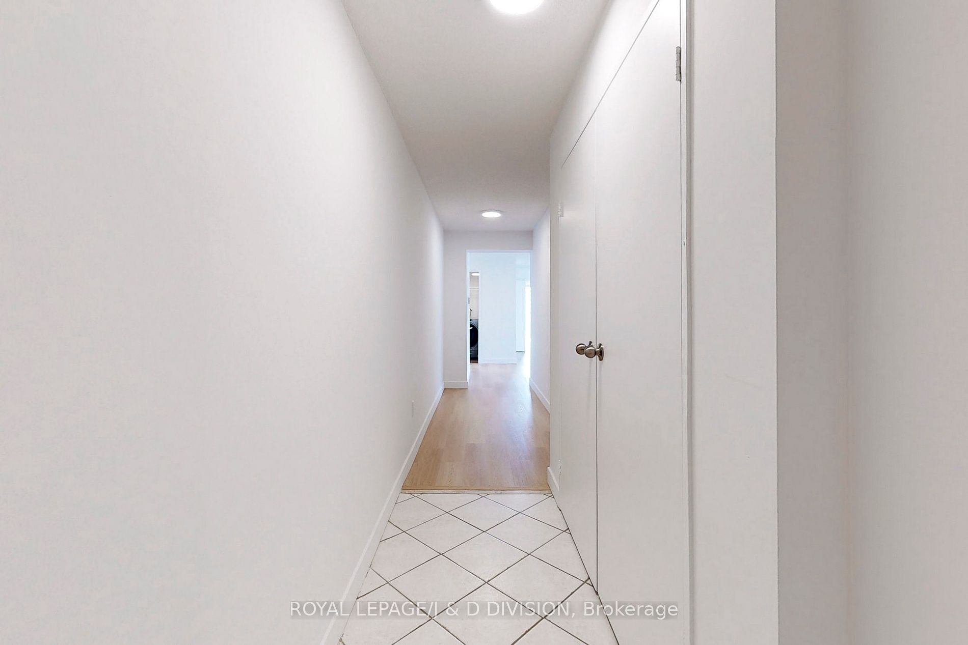 3650 Kaneff Crescent, #1503