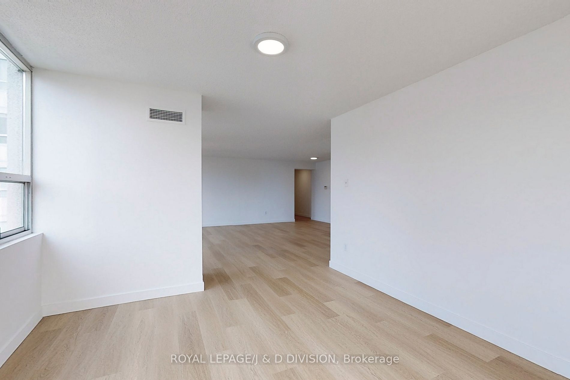 3650 Kaneff Crescent, #1503