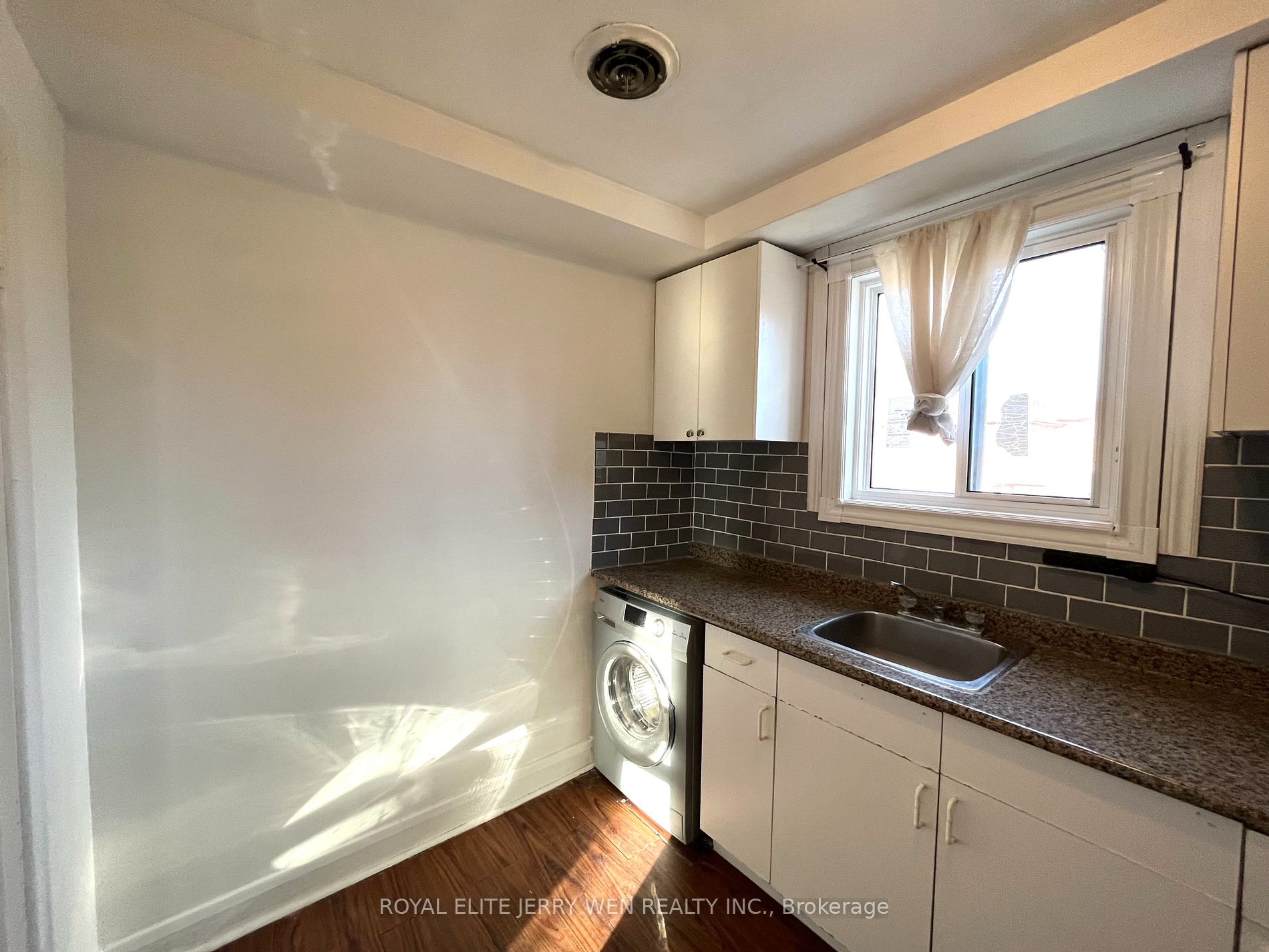 999 Caledonia Road