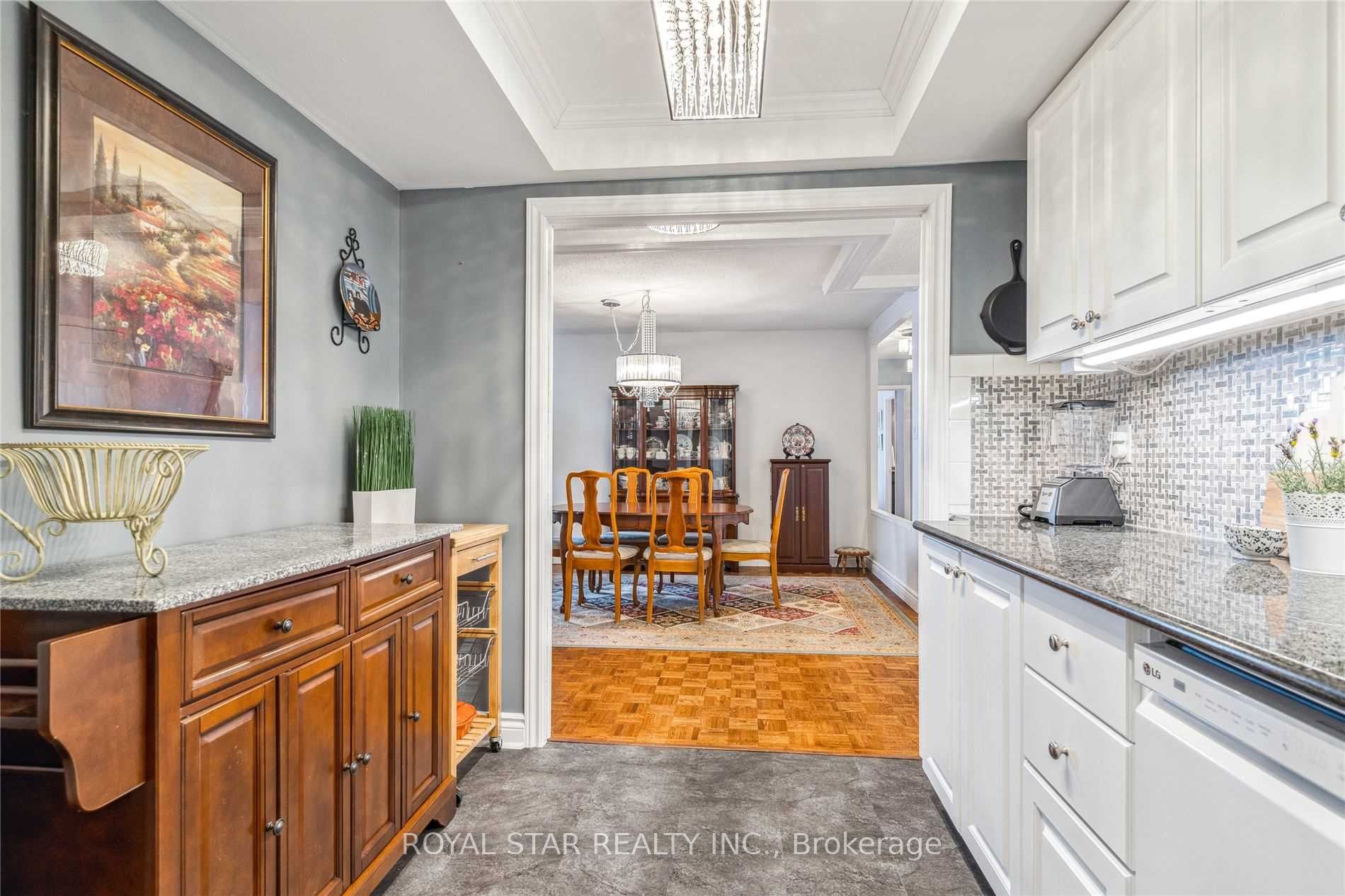 1535 Lakeshore Road E #1607