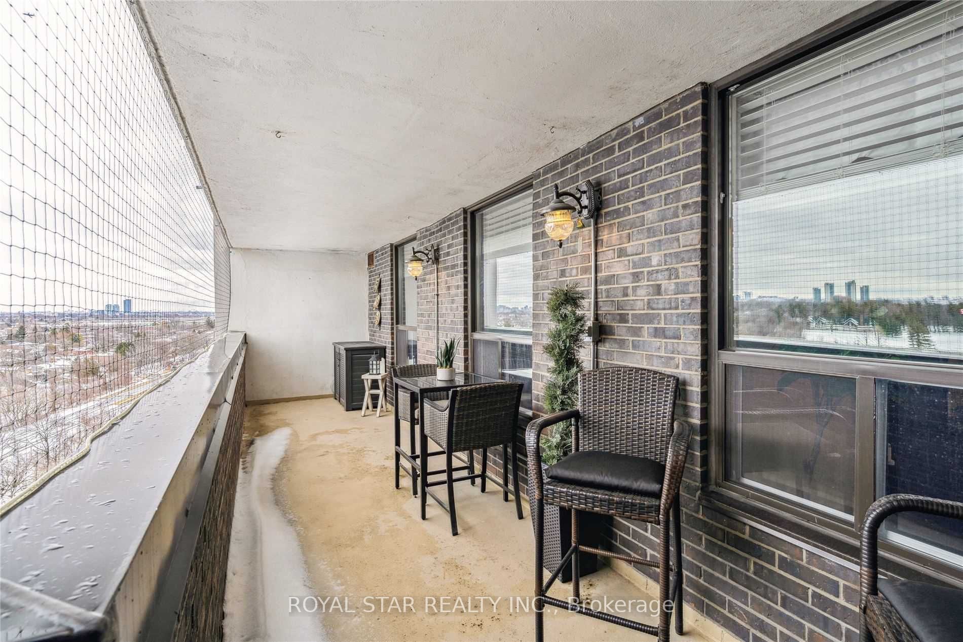 1535 Lakeshore Road E #1607