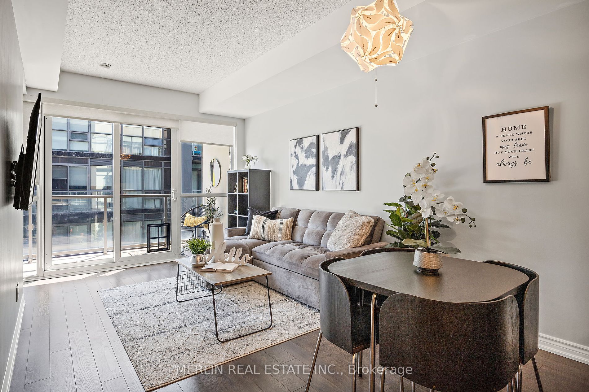 15 James Finlay Way, #1015