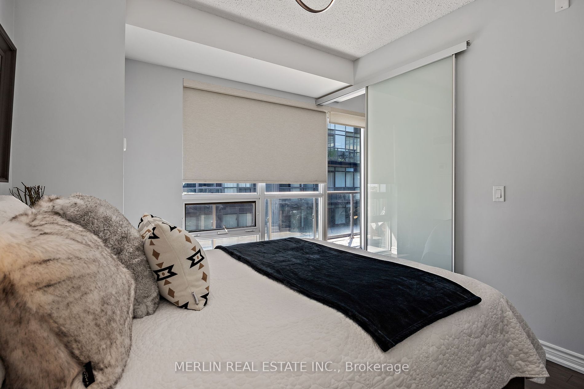 15 James Finlay Way, #1015